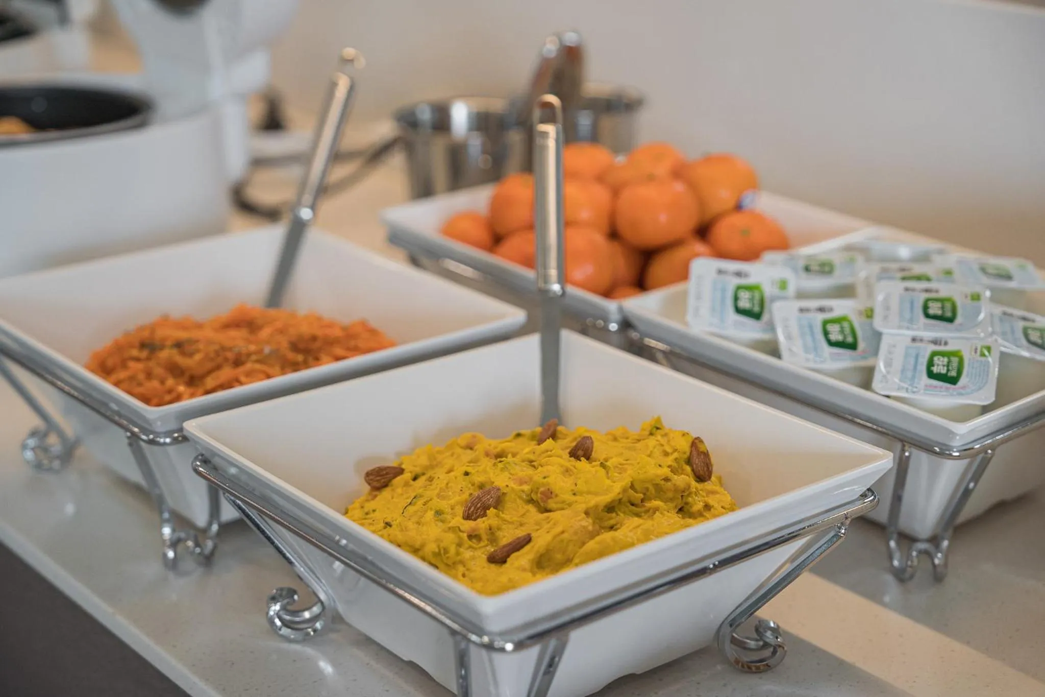 Restaurant/places to eat in Act Hotel