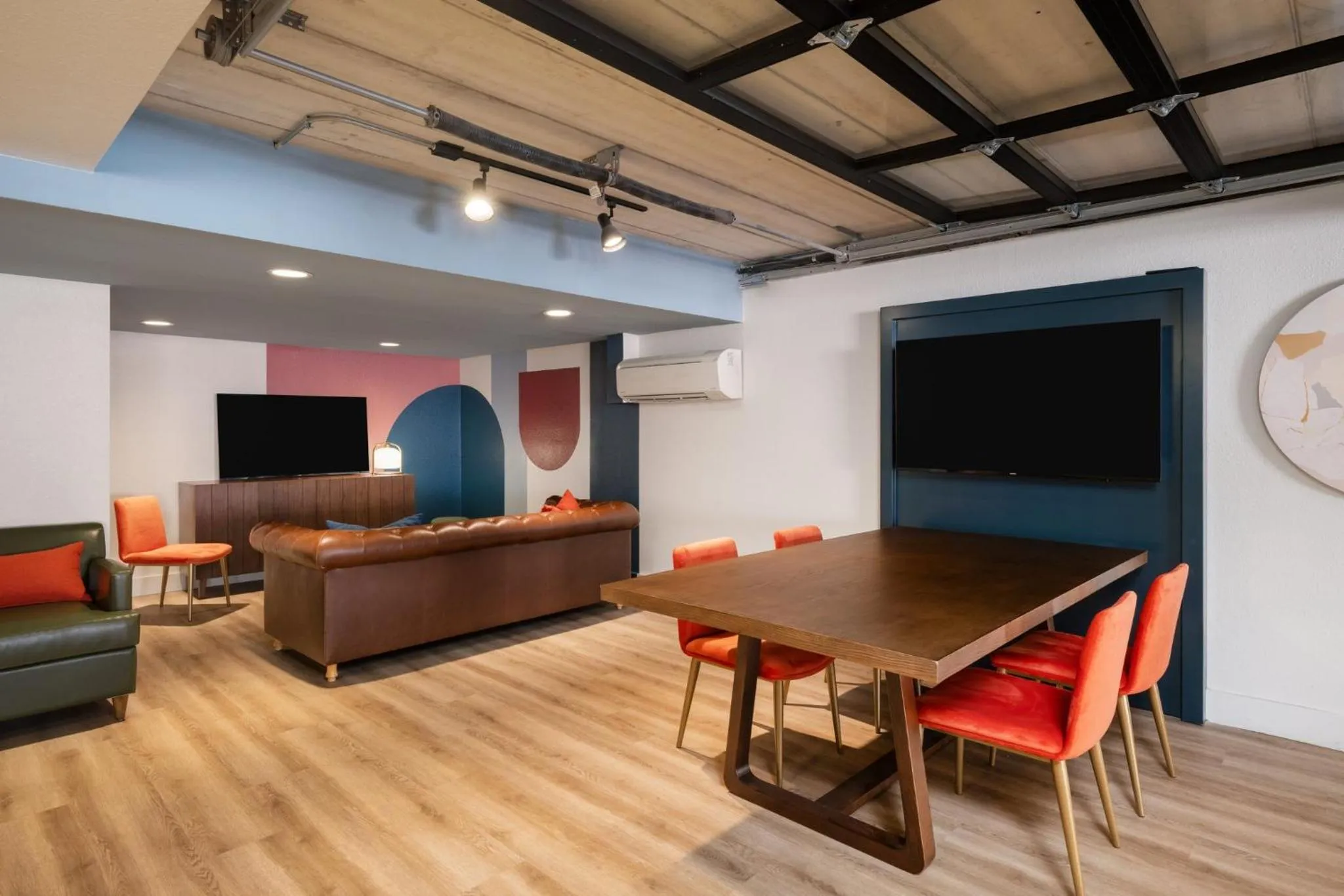 Meeting/conference room in voco College Station Aggieland by IHG