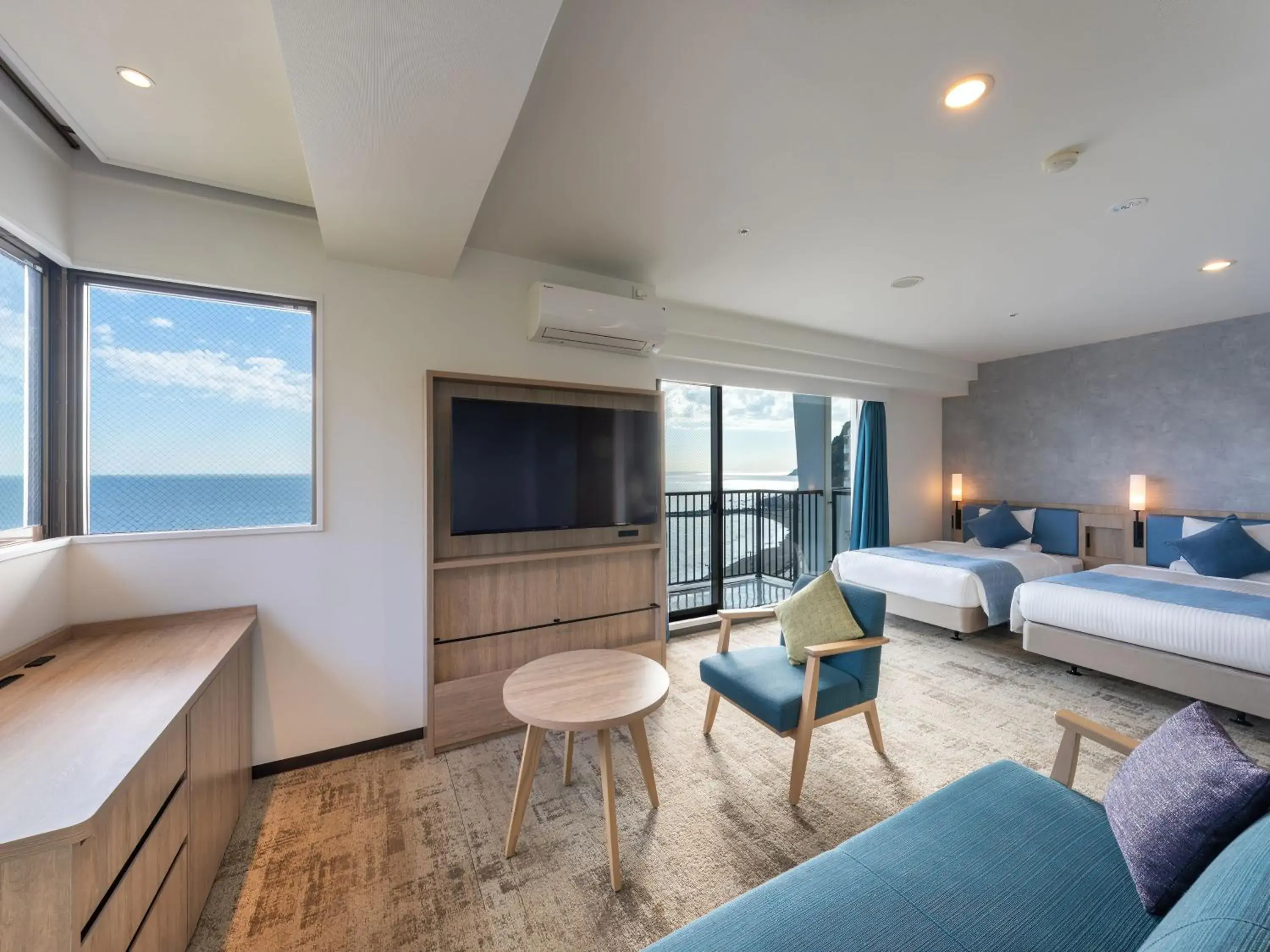 Photo of the whole room, Bed in Atagawa Ocean Resort Photo of the whole room, Bed in Atagawa Ocean Resort