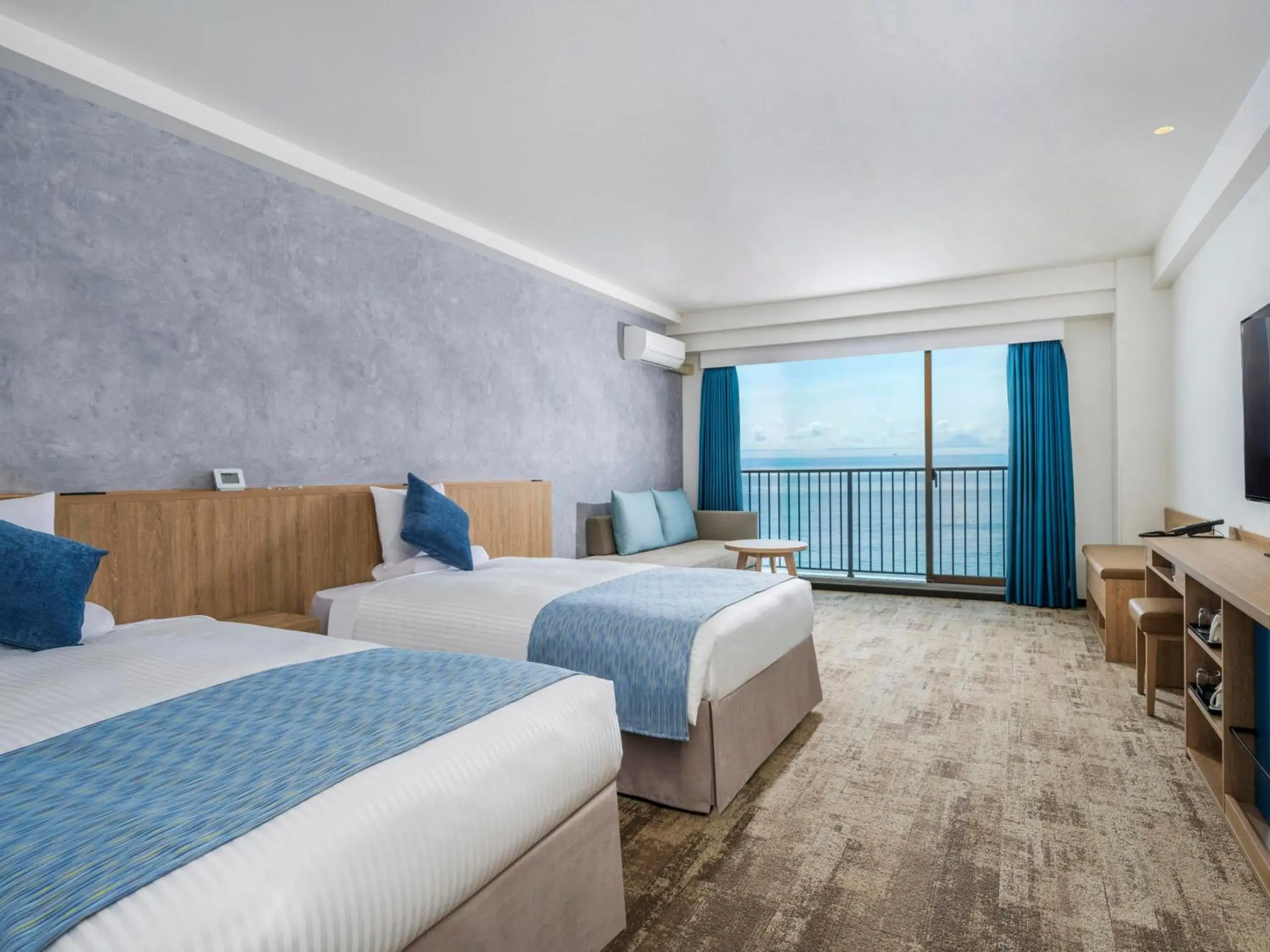 Photo of the whole room, Bed in Atagawa Ocean Resort Photo of the whole room, Bed in Atagawa Ocean Resort
