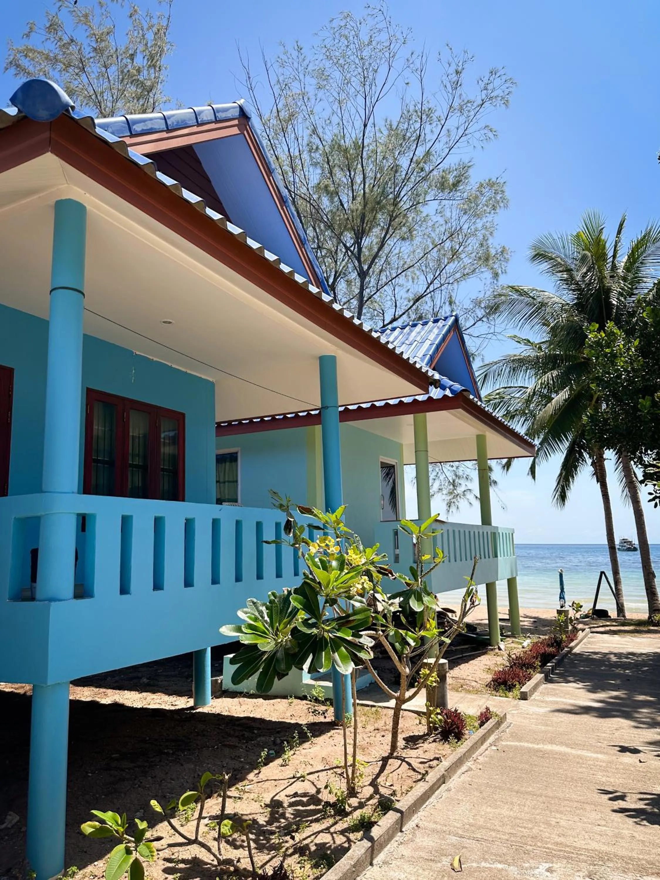 Property building in O'chai Bungalows