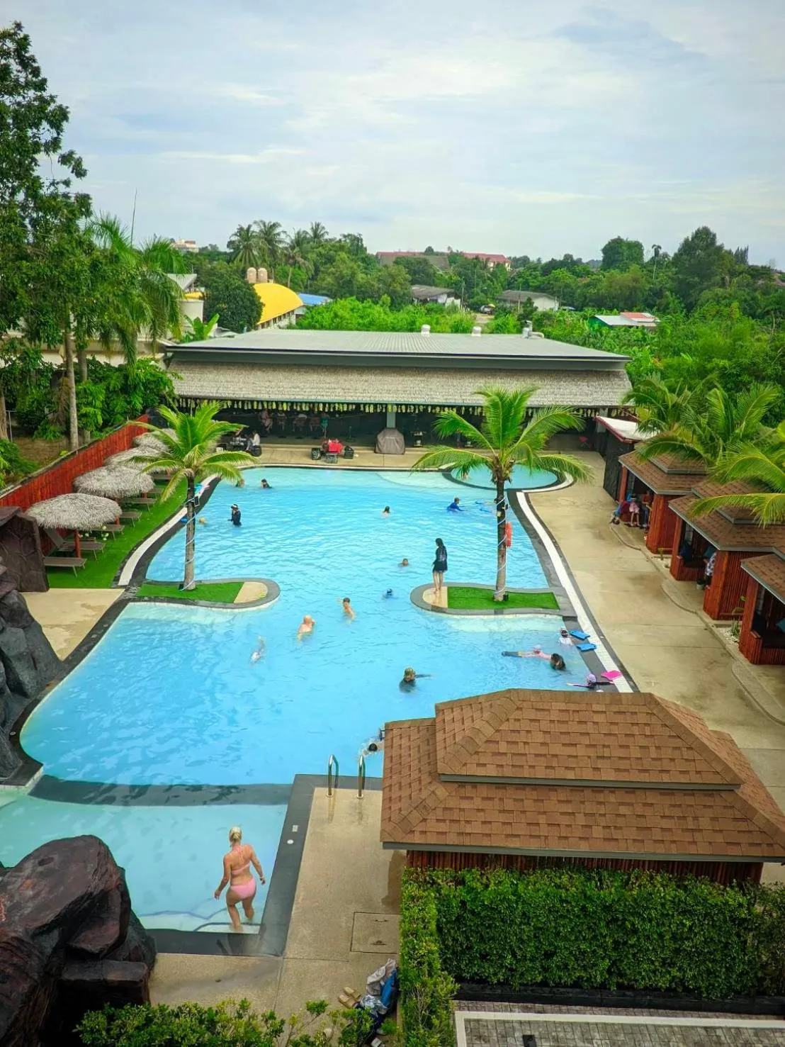 Swimming pool in Hideaway Resort Banchang