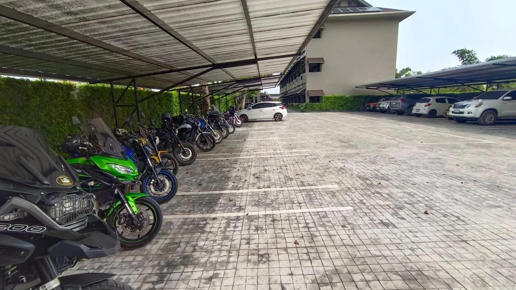 Parking in Hideaway Resort Banchang