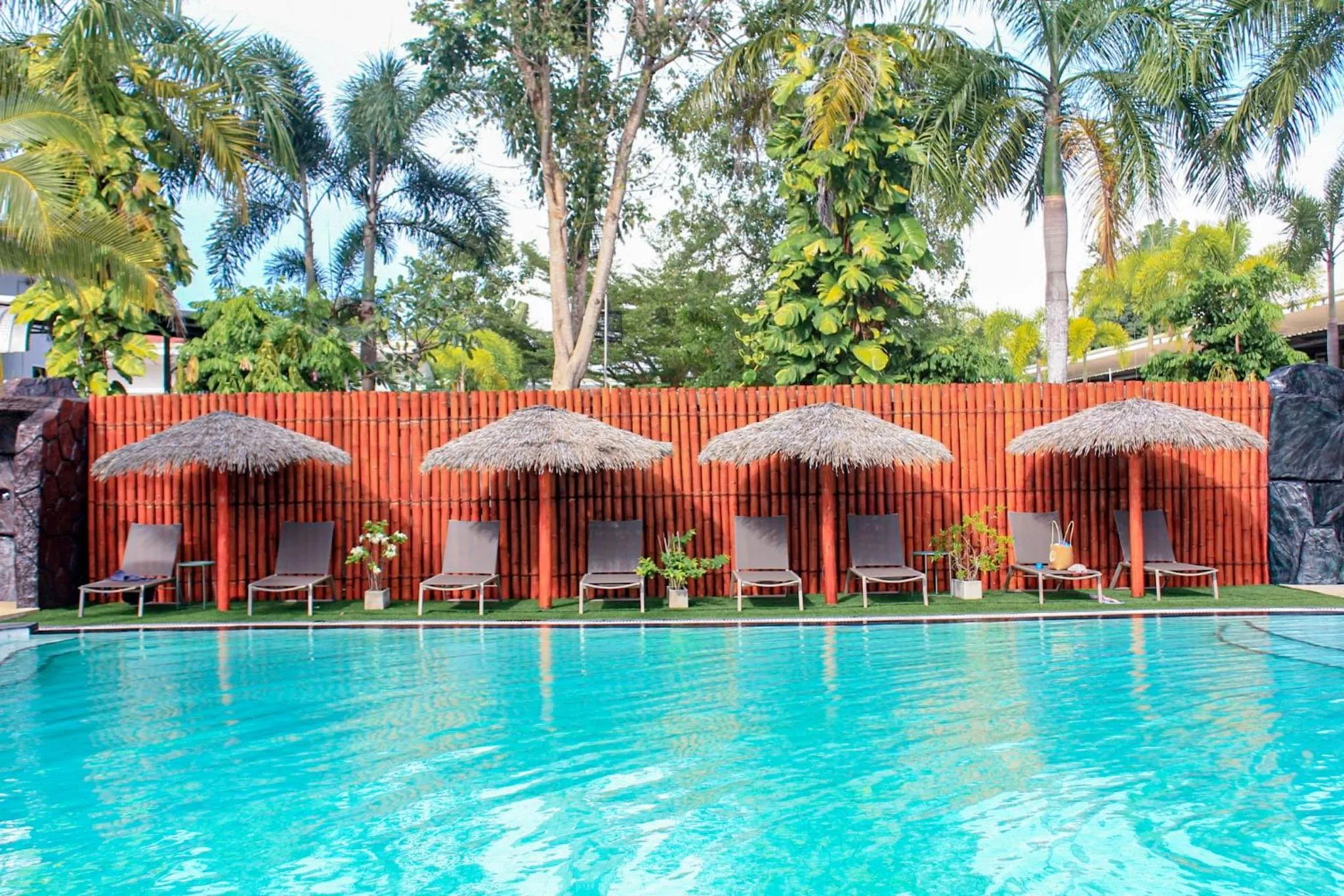 Swimming pool in Hideaway Resort Banchang