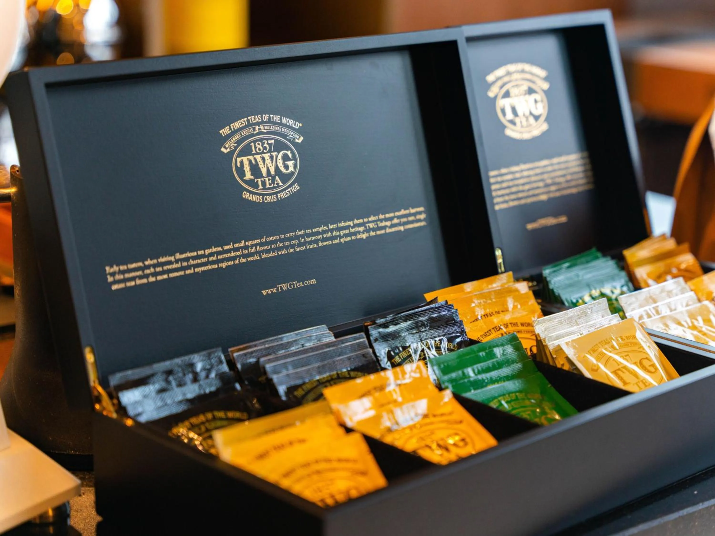 Restaurant/places to eat in Hotel KVL