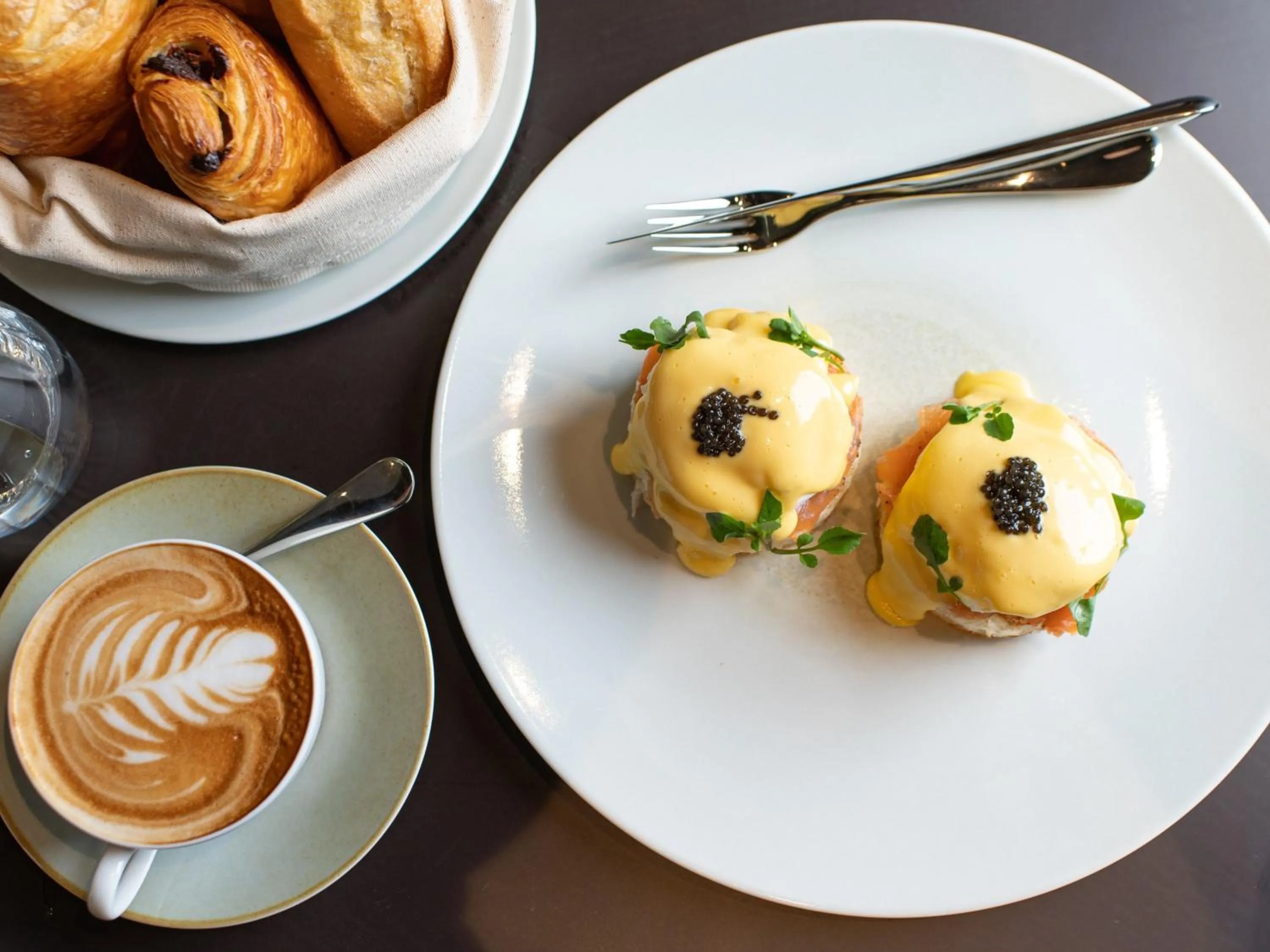 Restaurant/places to eat in Hotel KVL