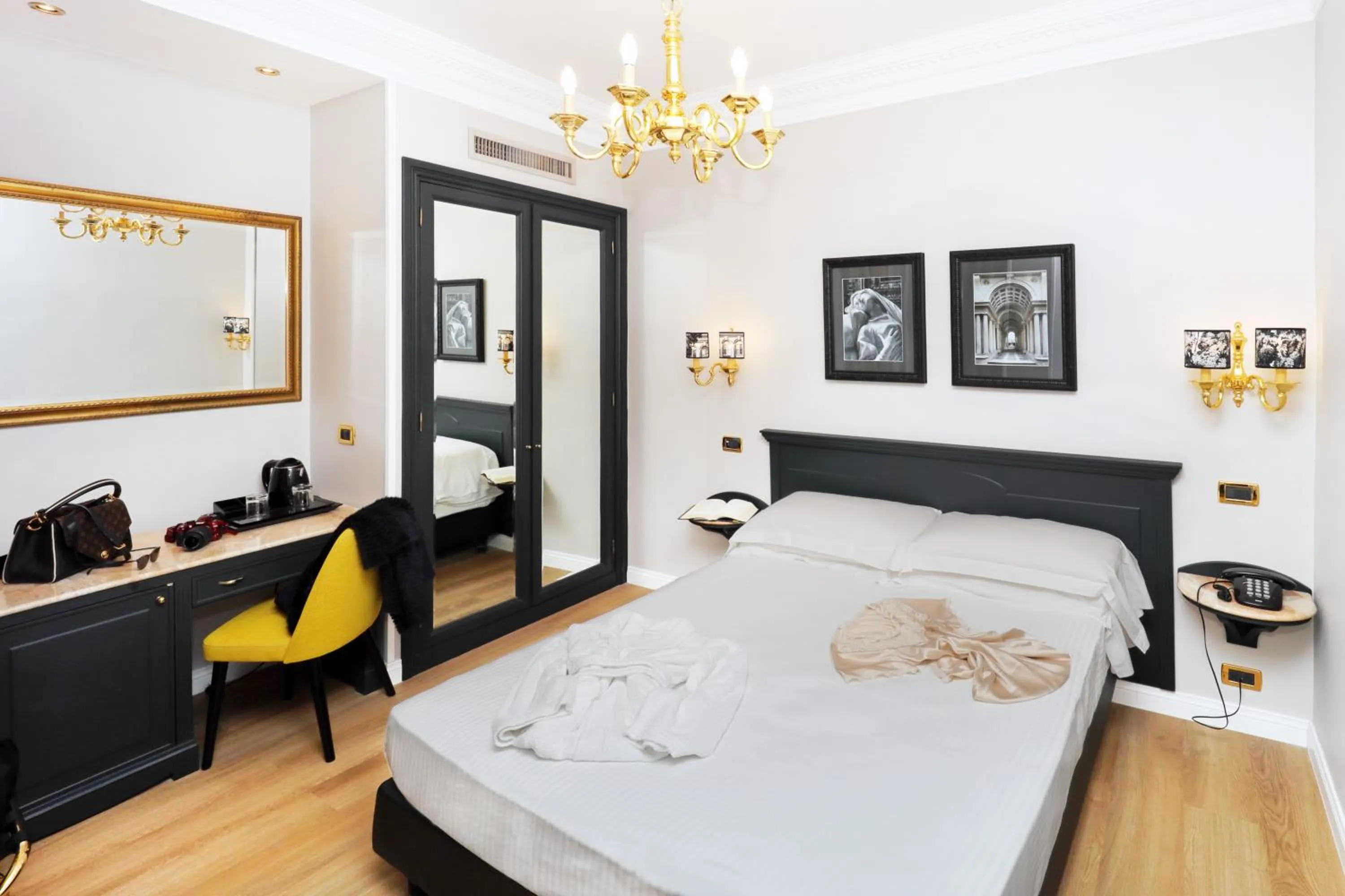 Bedroom, Bed in Hotel Barberini