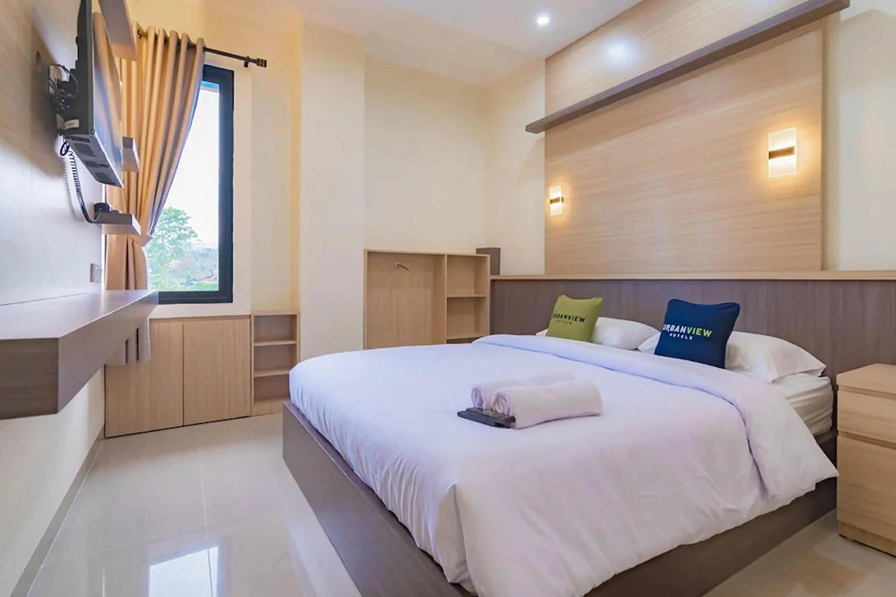 Photo of the whole room, Bed in Mamifokobo Hotel & Glamping