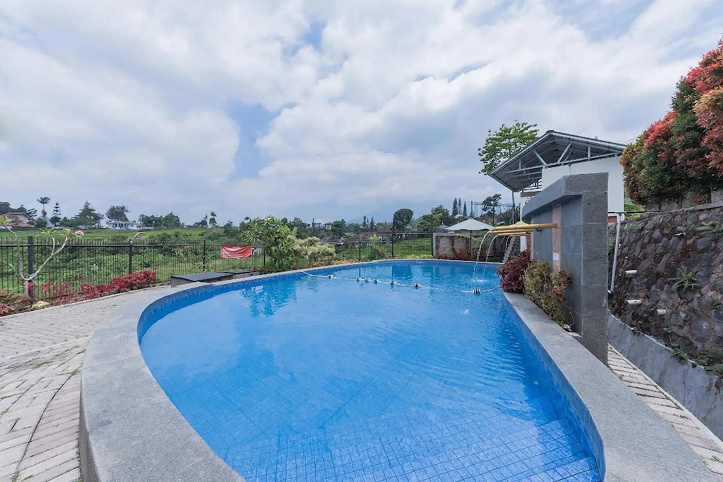 Swimming pool in Mamifokobo Hotel & Glamping Swimming pool in Mamifokobo Hotel & Glamping