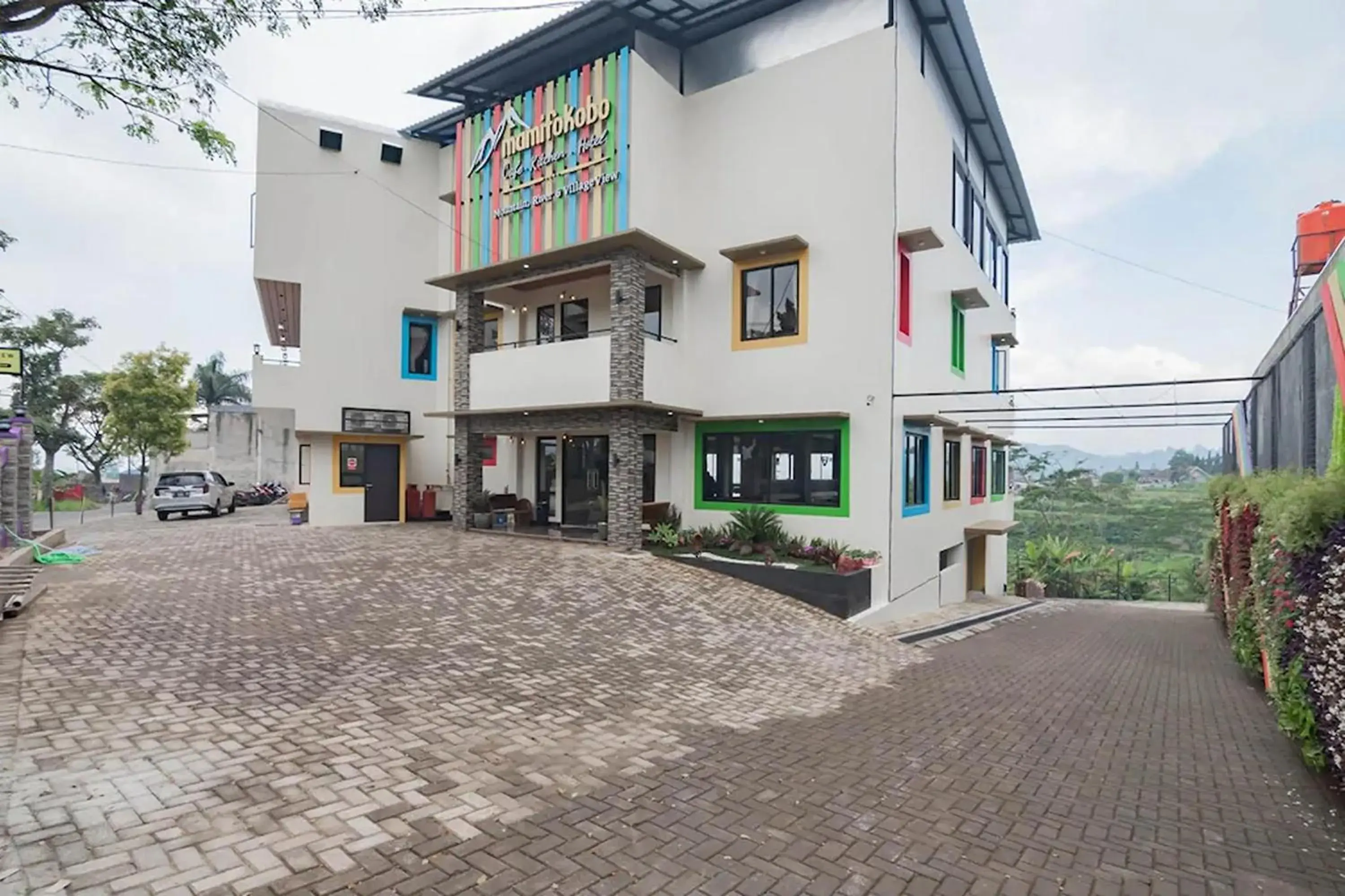 Property building in Mamifokobo Hotel & Glamping Property building in Mamifokobo Hotel & Glamping