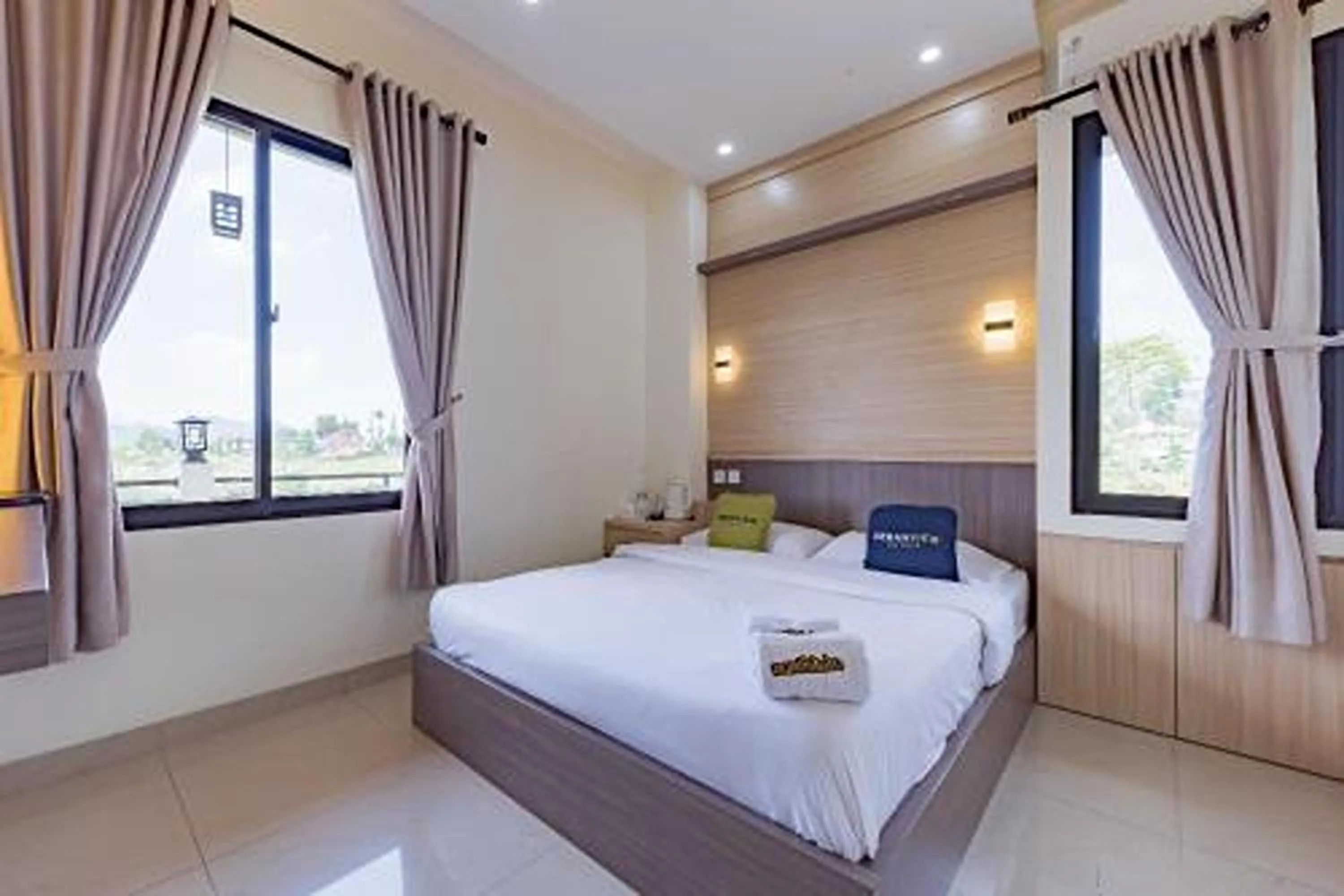 Photo of the whole room, Bed in Mamifokobo Hotel & Glamping