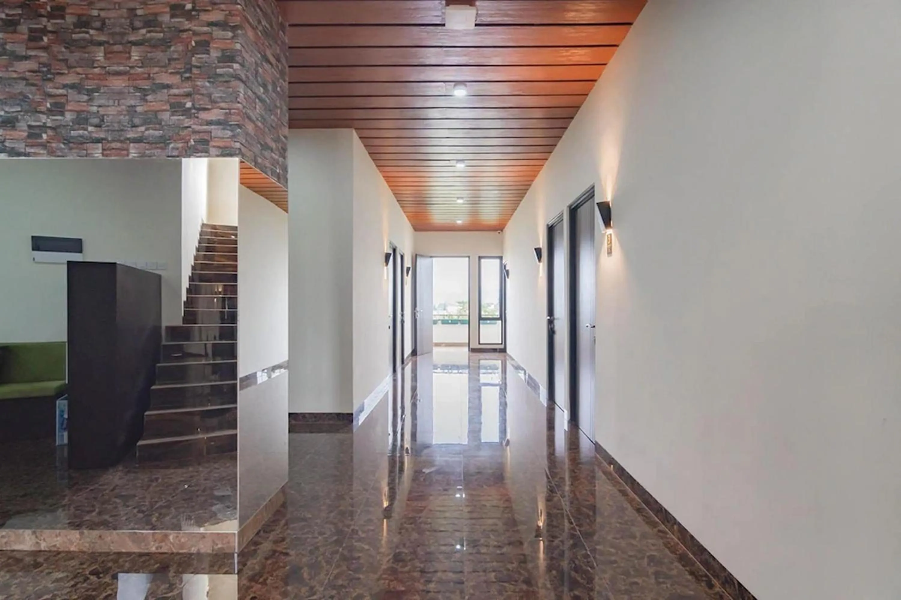 Property building in Mamifokobo Hotel & Glamping