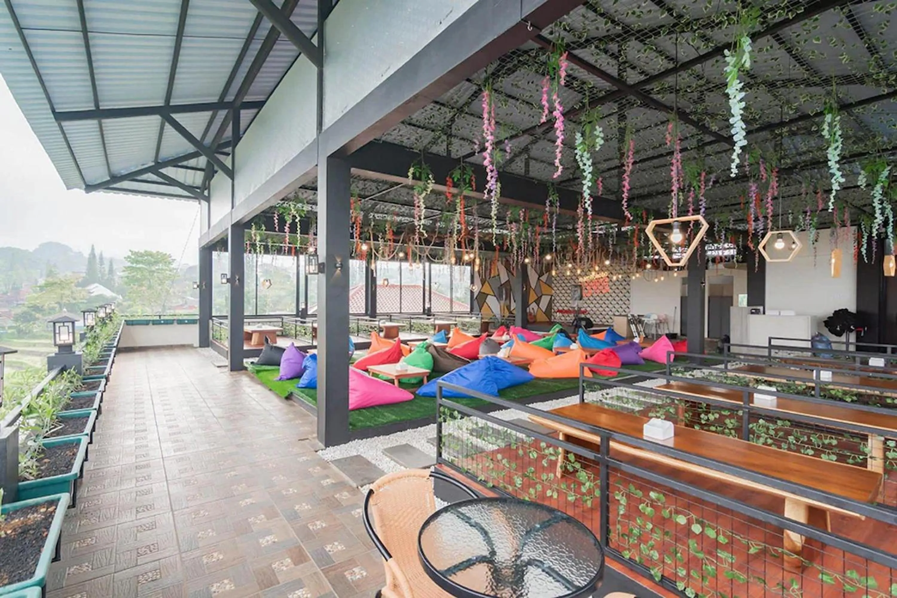 Seating area in Mamifokobo Hotel & Glamping