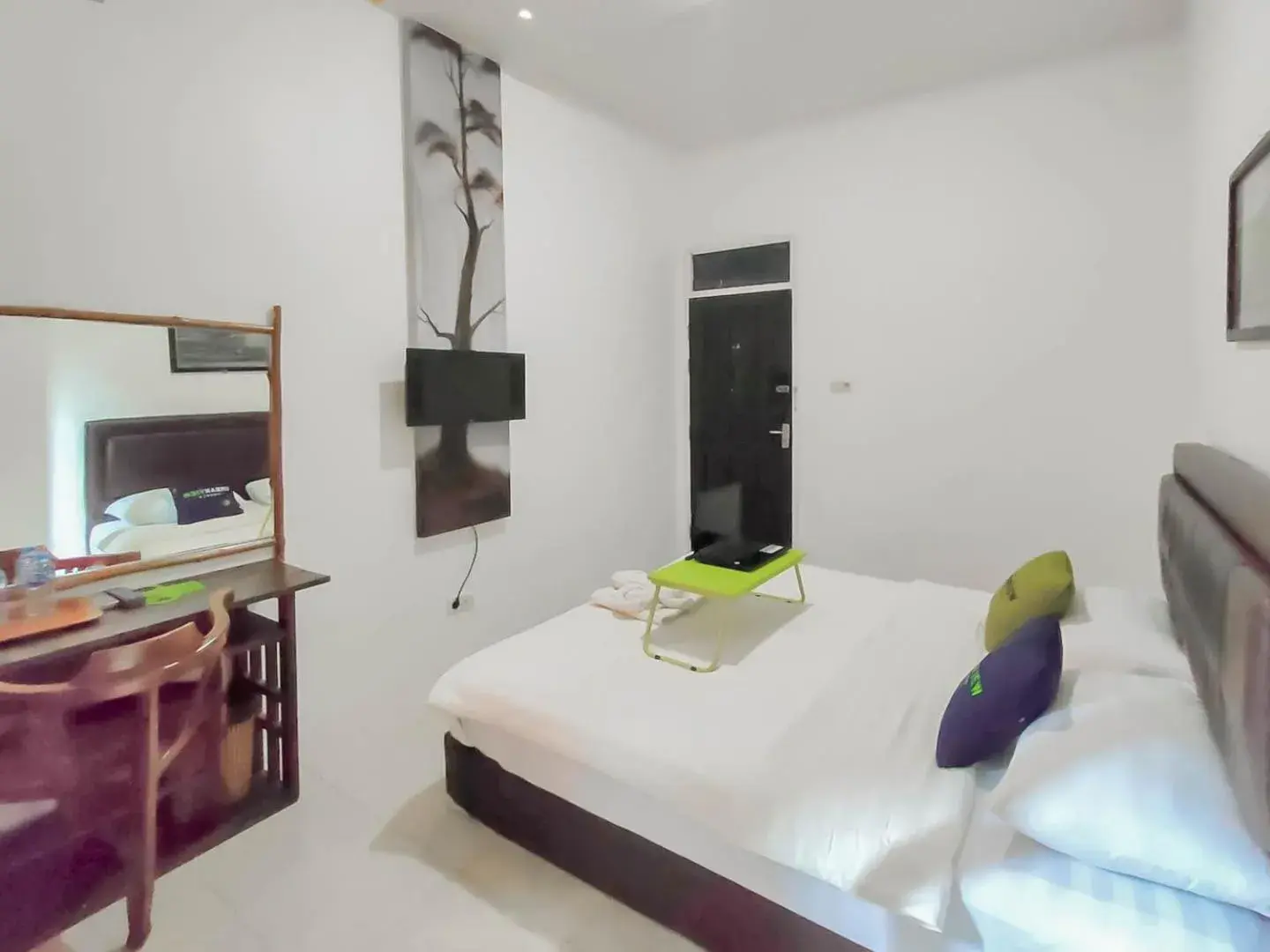 Superior Double Room in Urbanview Hotel Bagoes Sintang by RedDoorz Superior Double Room in Urbanview Hotel Bagoes Sintang by RedDoorz