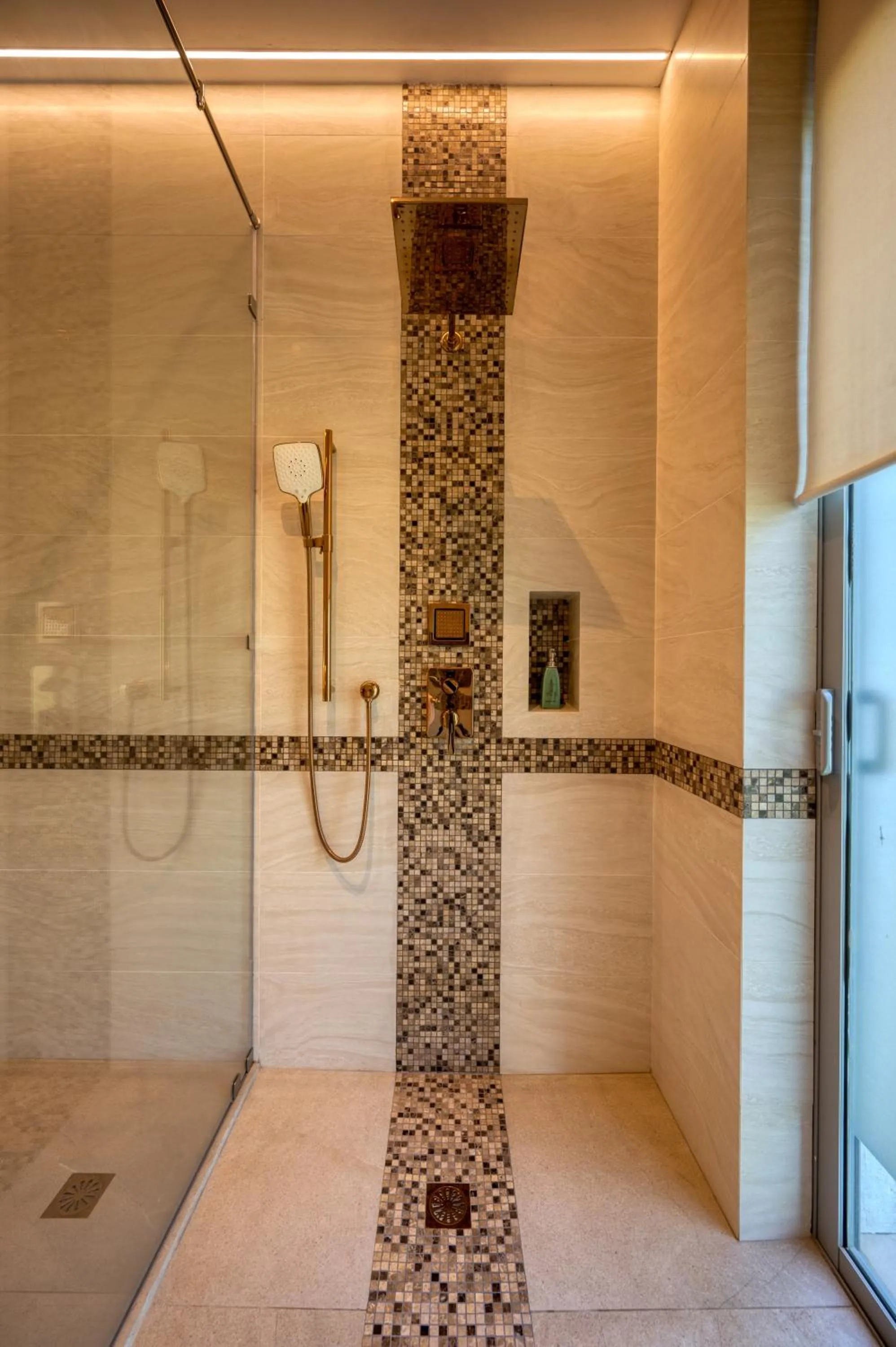 Shower in Beacon By The Bay Villas and Suites by the Clarks