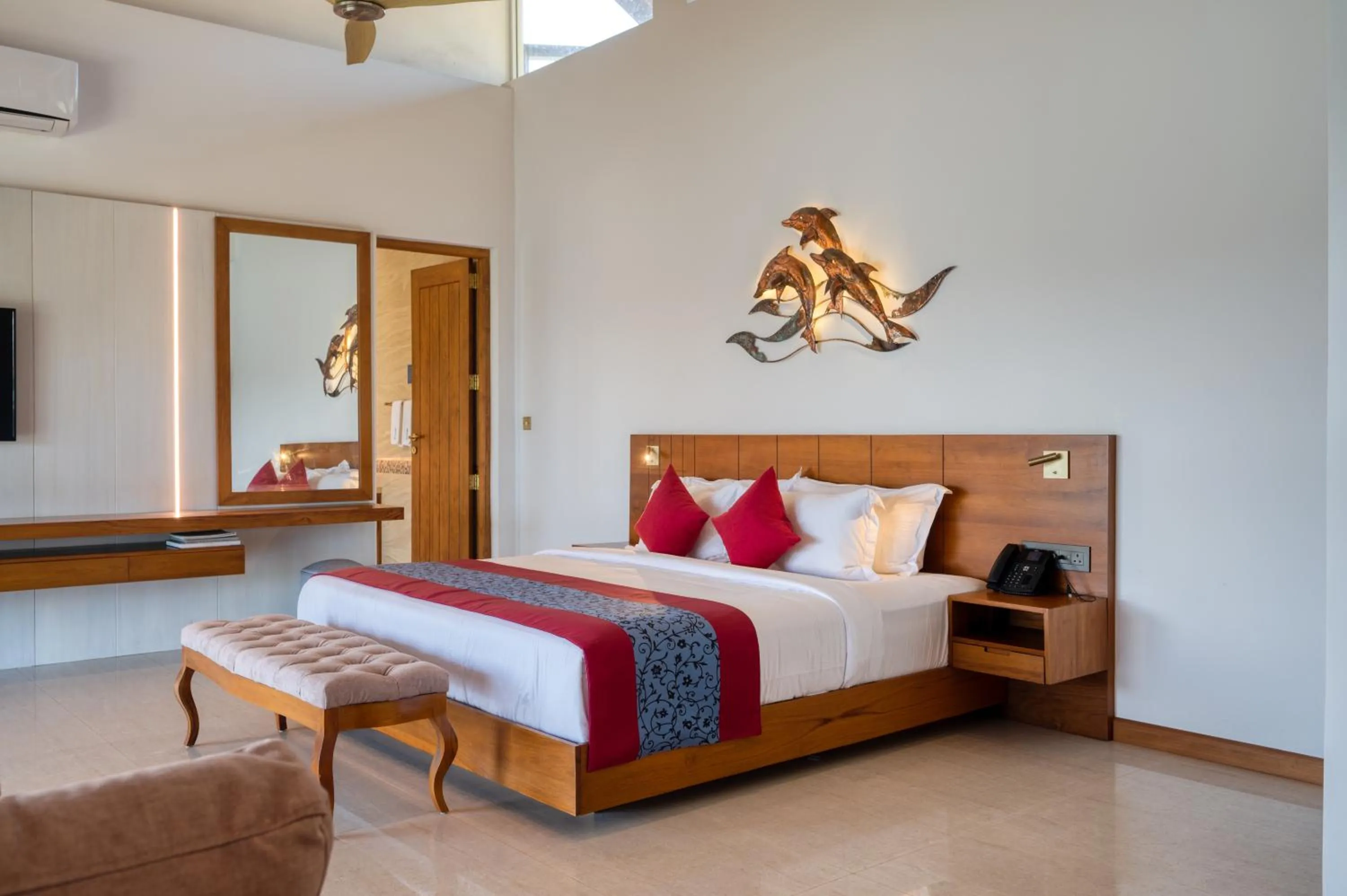 Photo of the whole room, Bed in Beacon By The Bay Villas and Suites by the Clarks