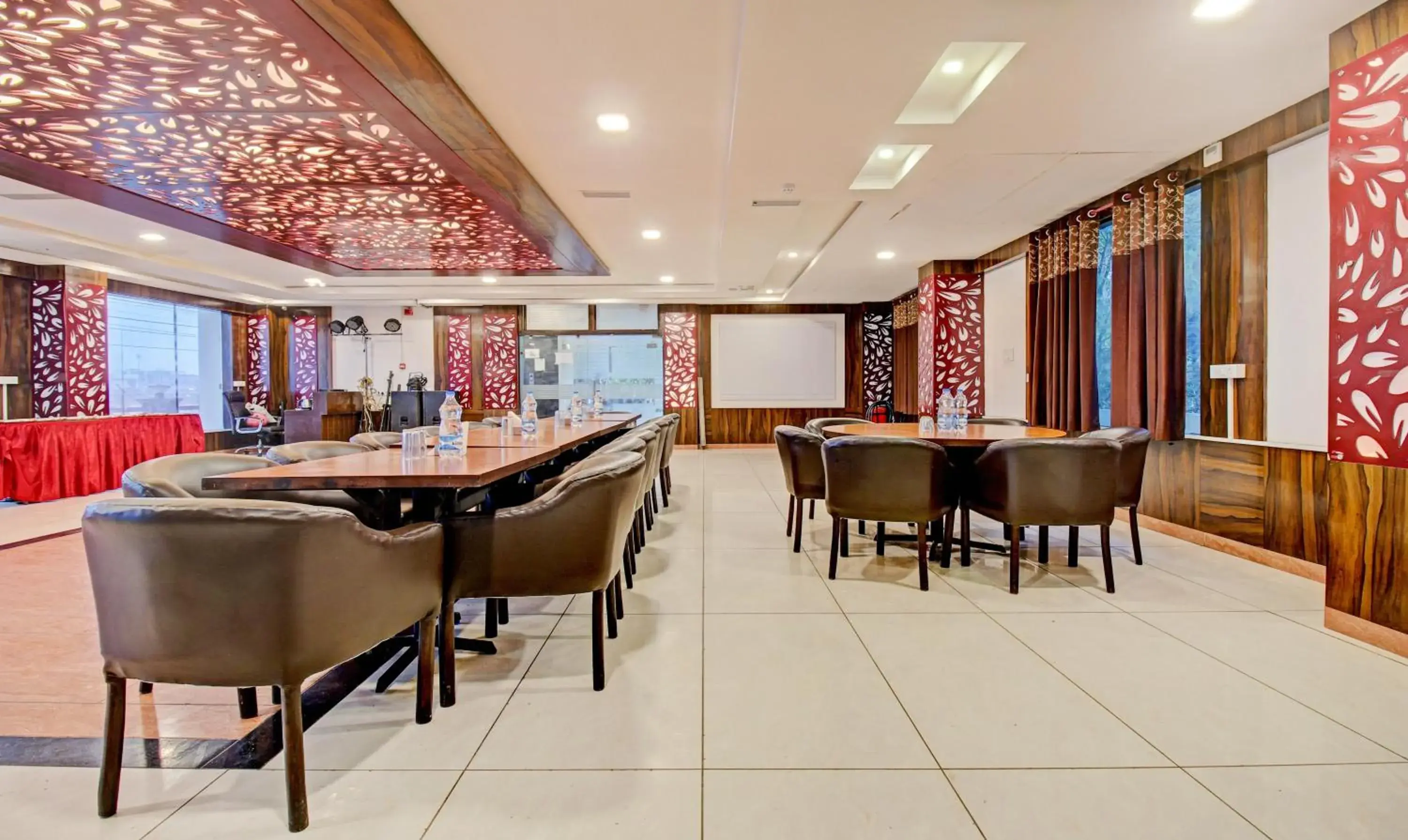 Restaurant/places to eat in Treebo Silver Grand Restaurant/places to eat in Treebo Silver Grand