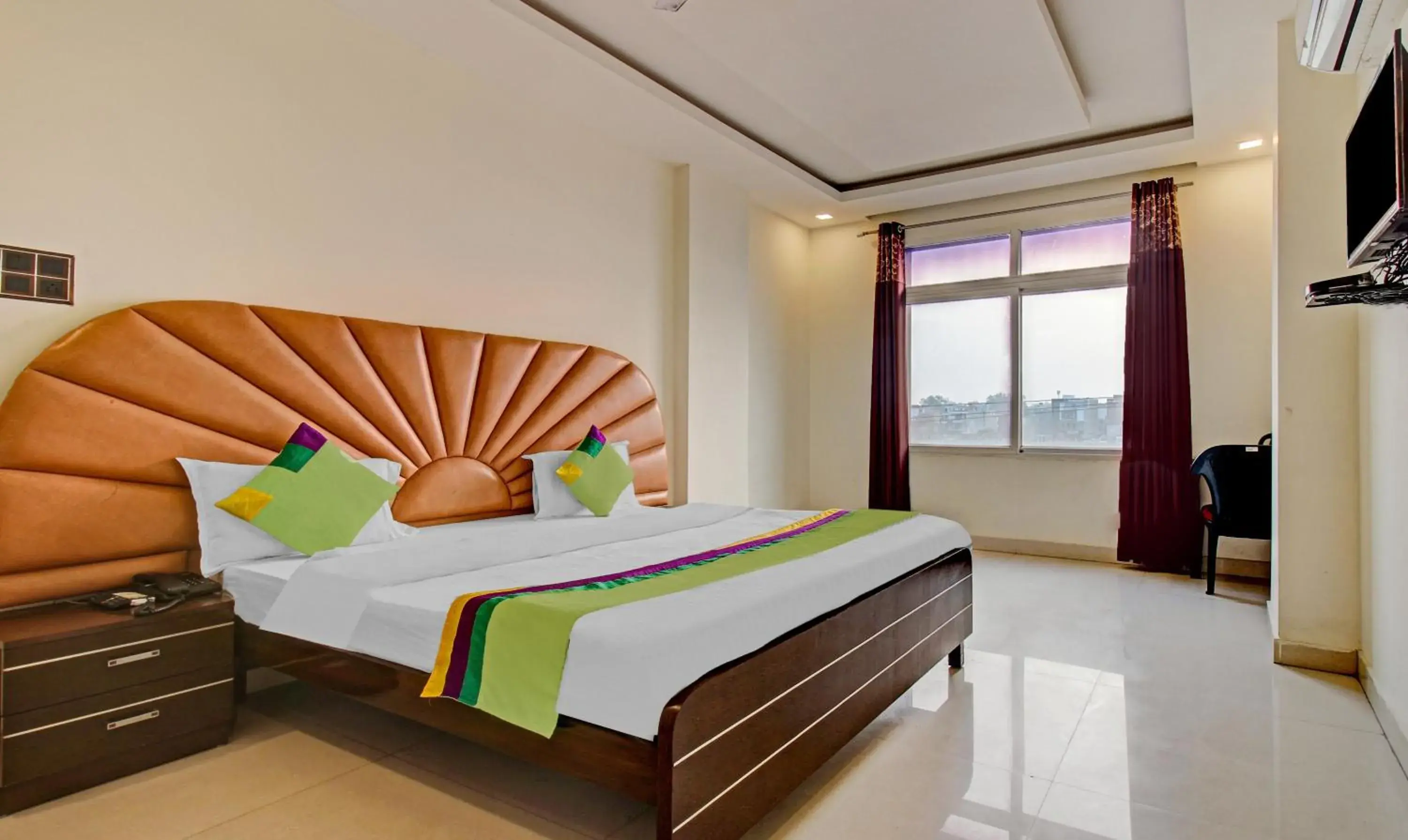 Bedroom, Bed in Treebo Silver Grand Bedroom, Bed in Treebo Silver Grand