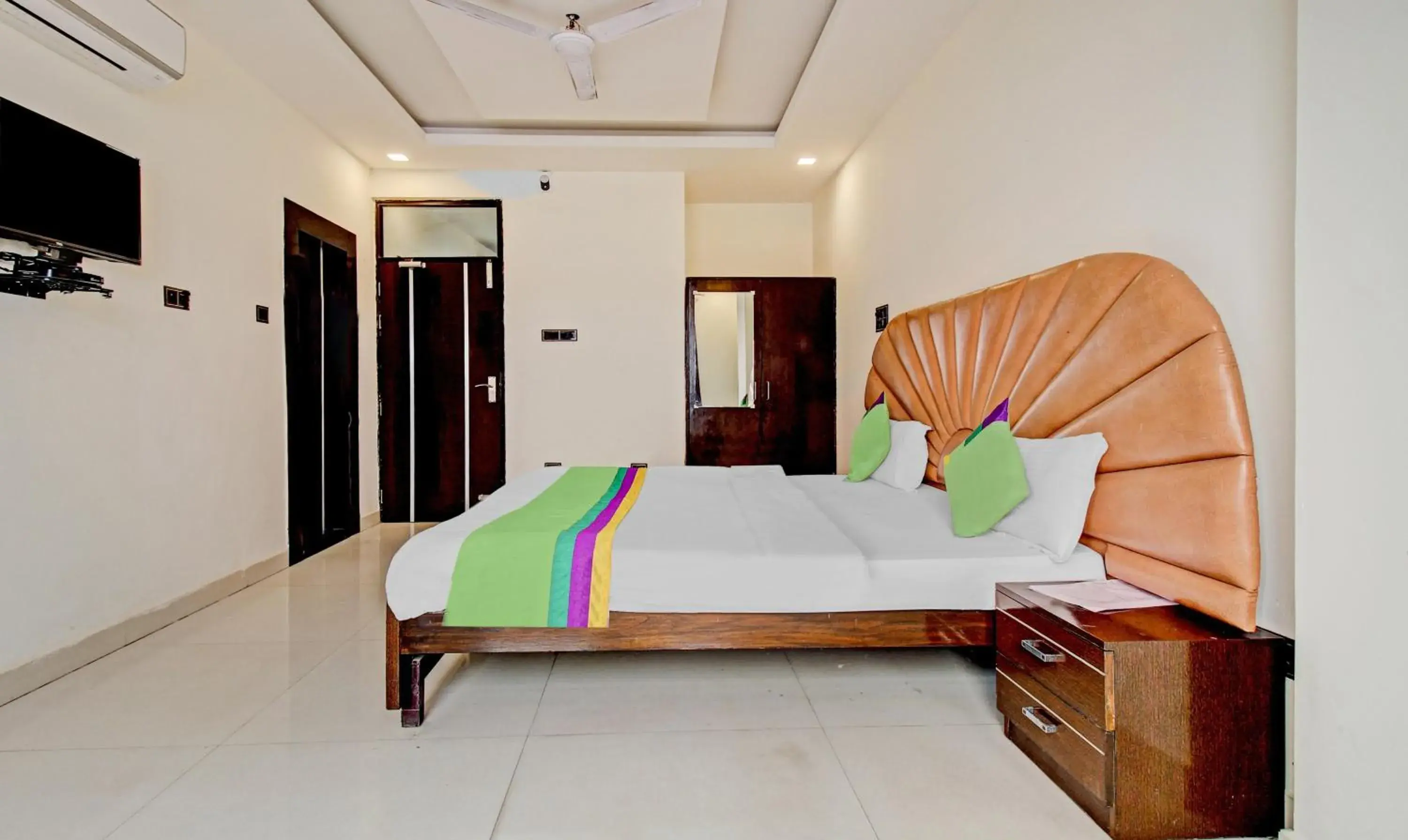 Bedroom, Bed in Treebo Silver Grand Bedroom, Bed in Treebo Silver Grand