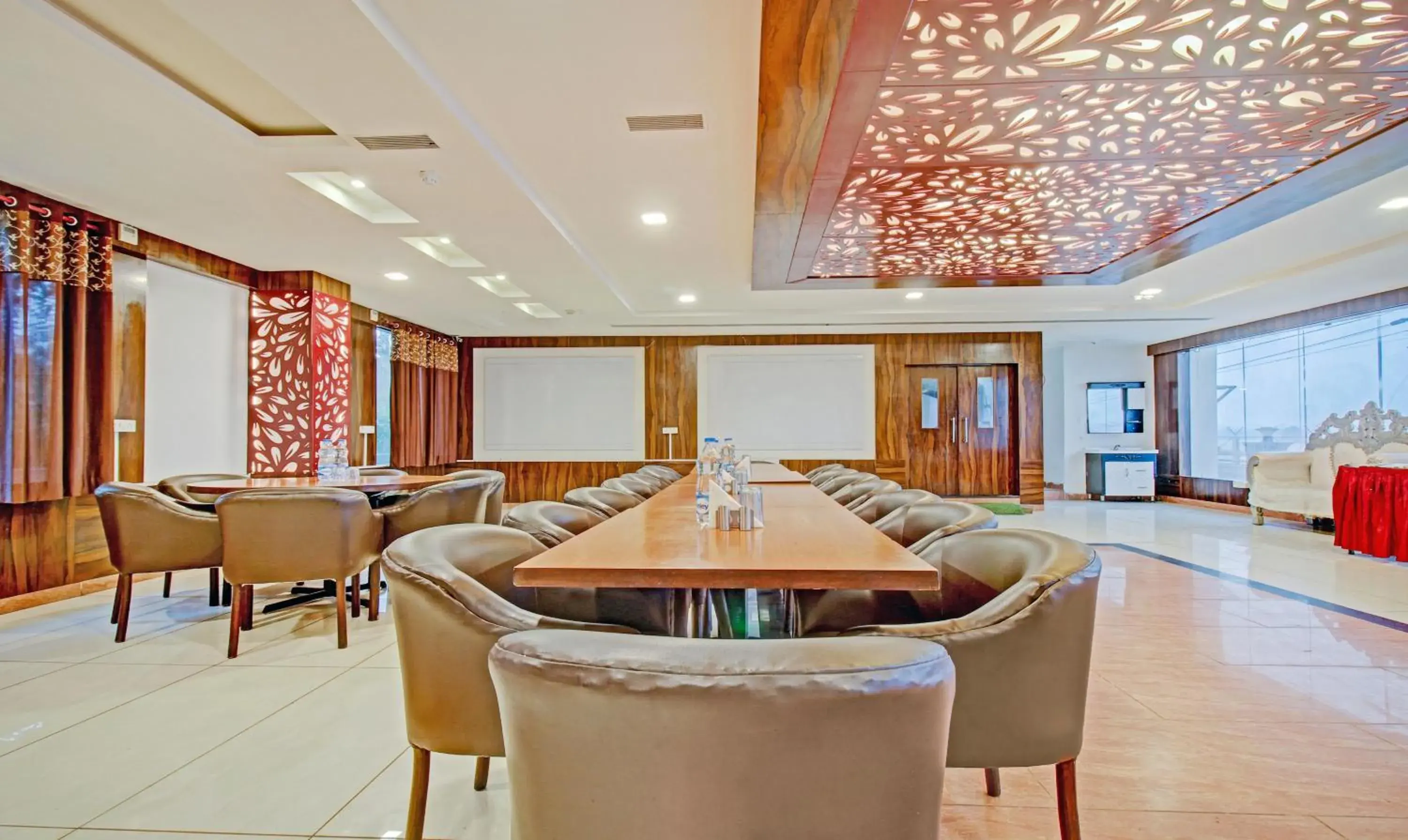 Restaurant/places to eat in Treebo Silver Grand Restaurant/places to eat in Treebo Silver Grand