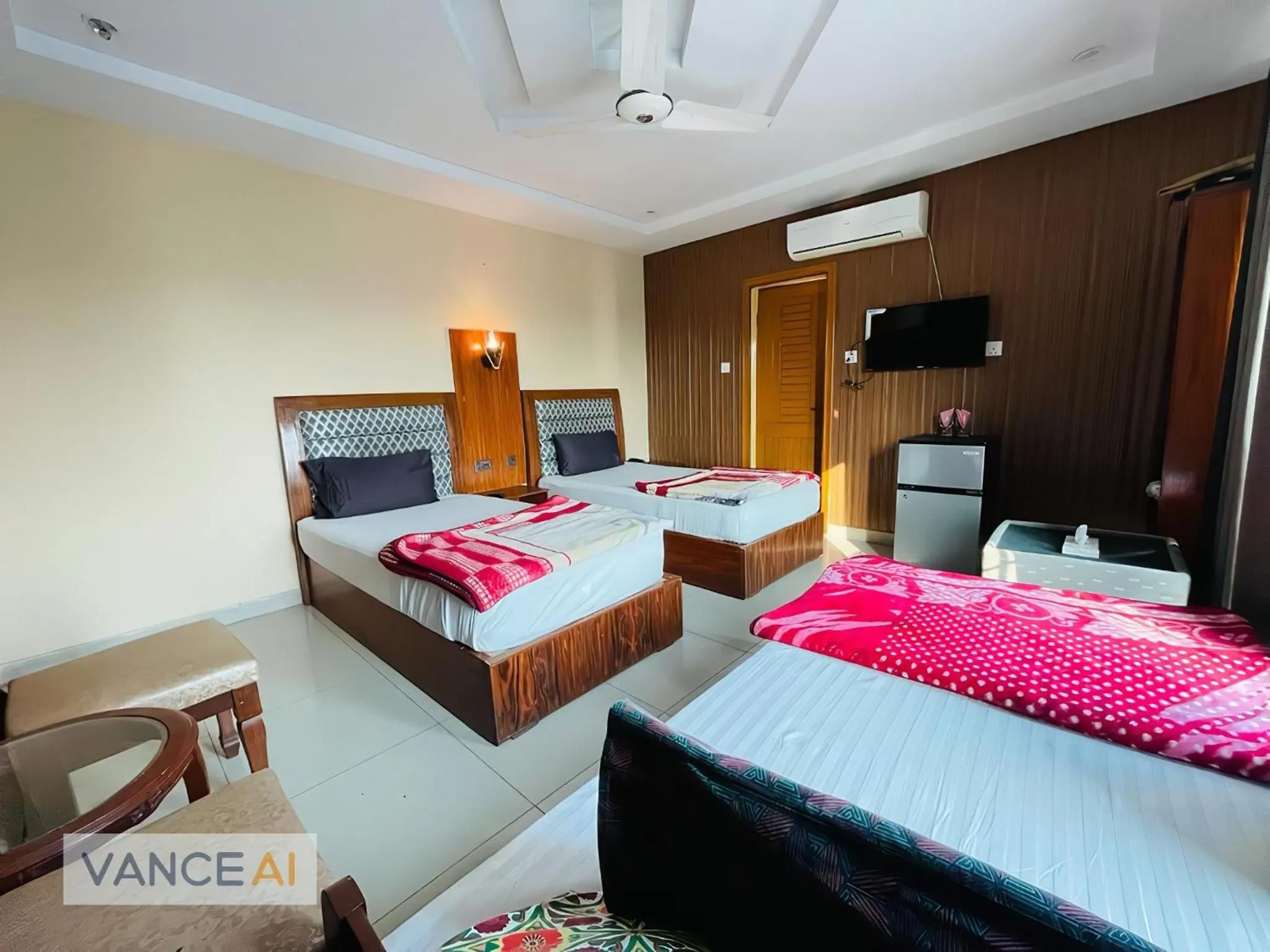 Bedroom, Bed in Plaza Inn Hotel