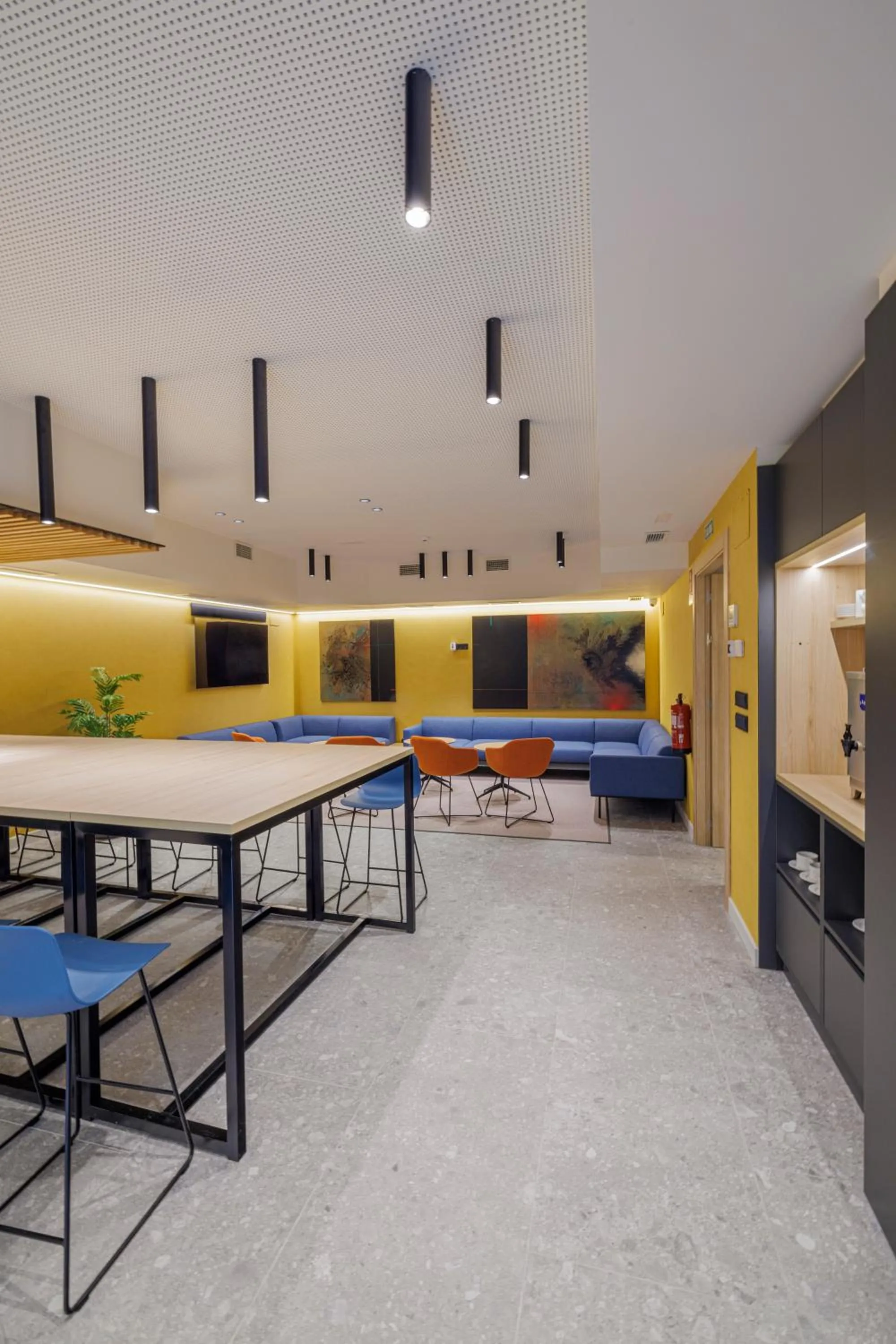 Communal lounge/ TV room in Inn Boutique León