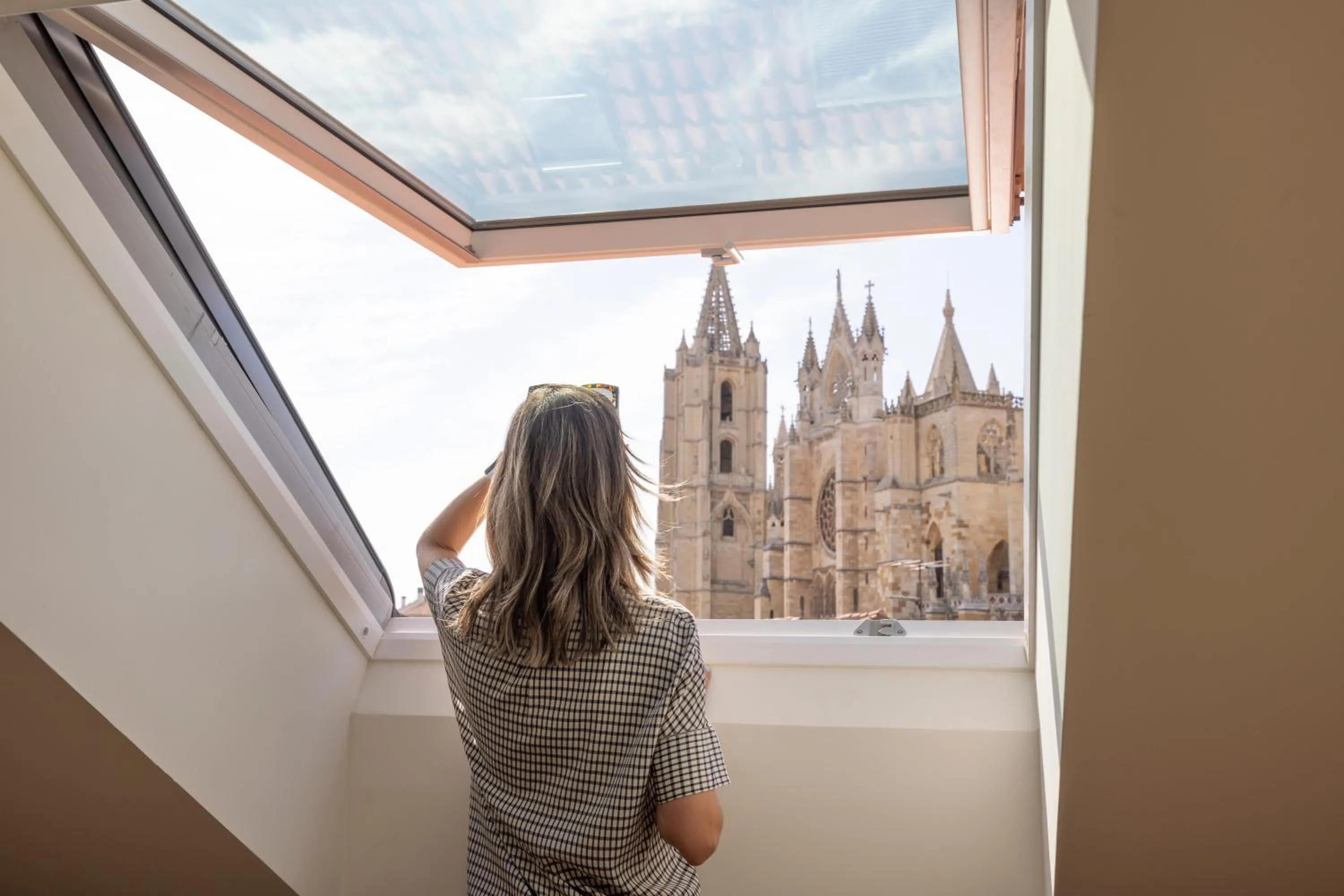 Landmark view in Inn Boutique León