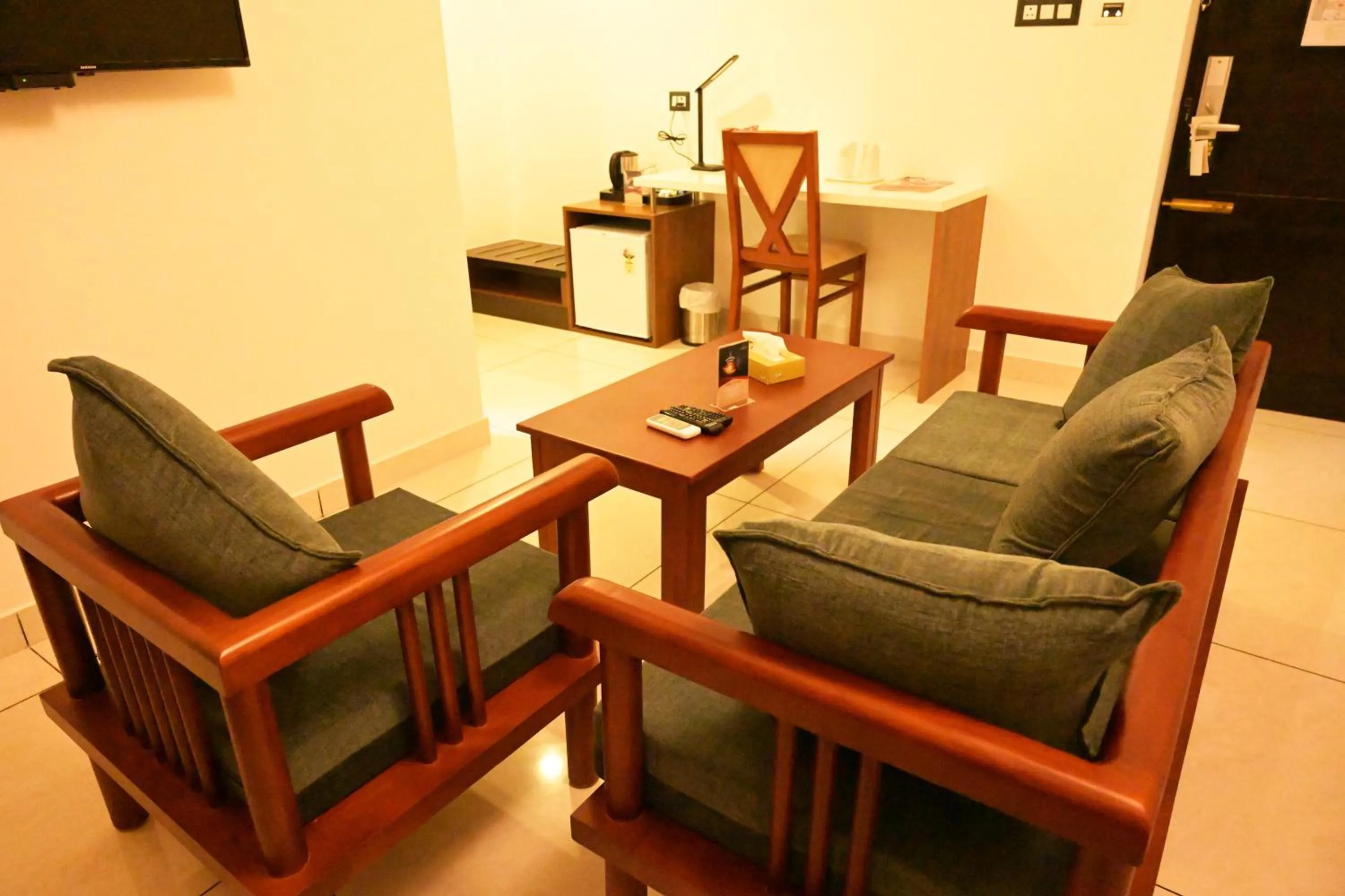 Hotel Thamburu International