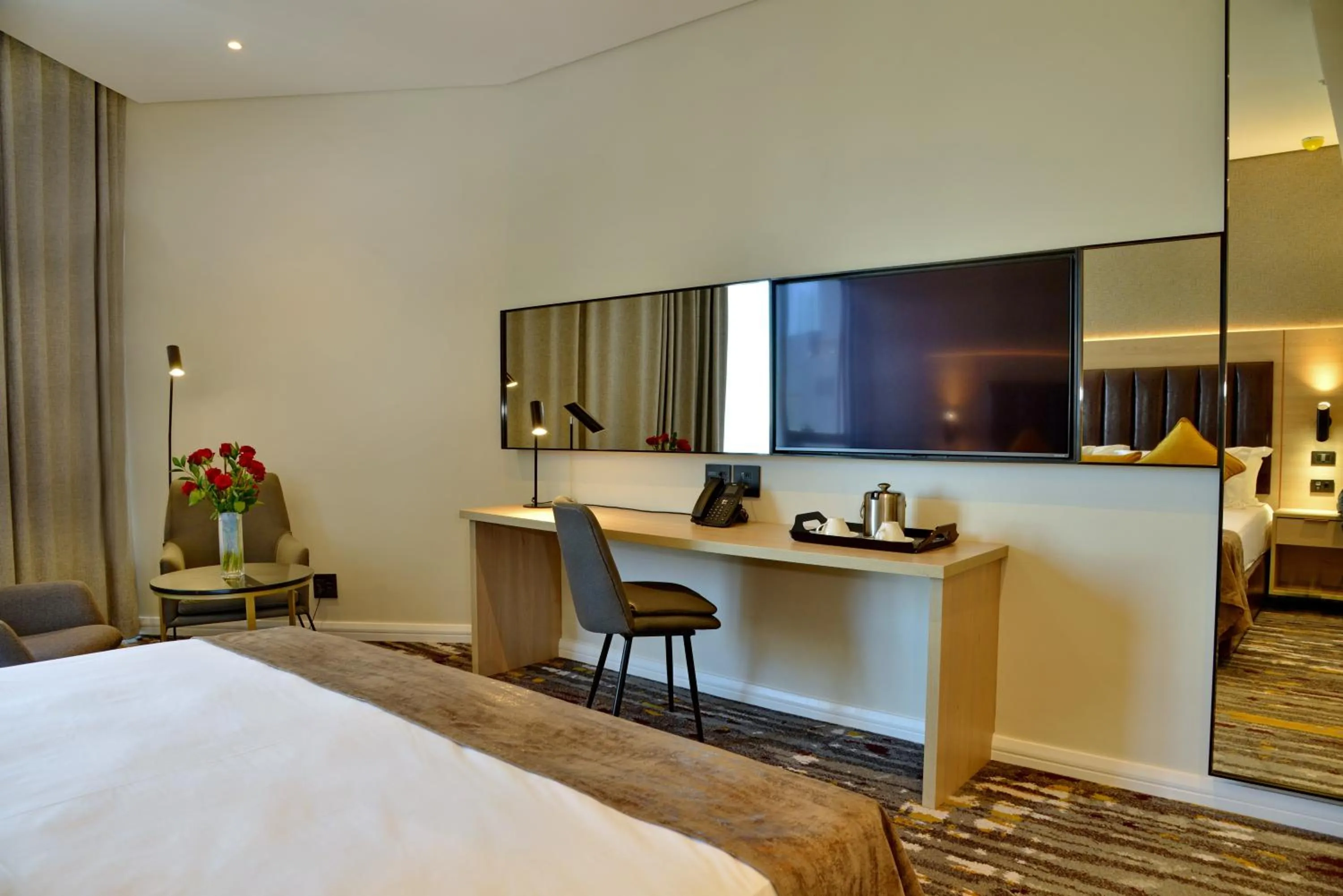 Bedroom, Bed in @Sandton Hotel