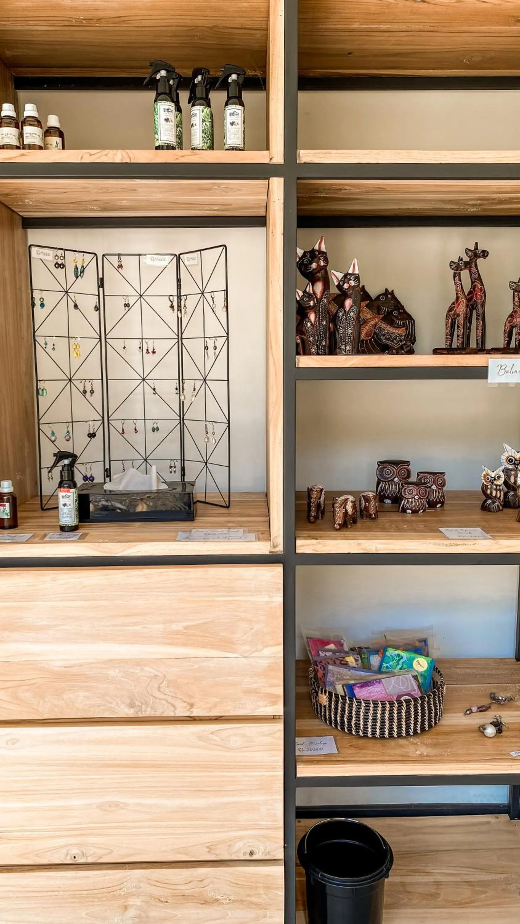 On-site shops in Amazing Lombok Resort