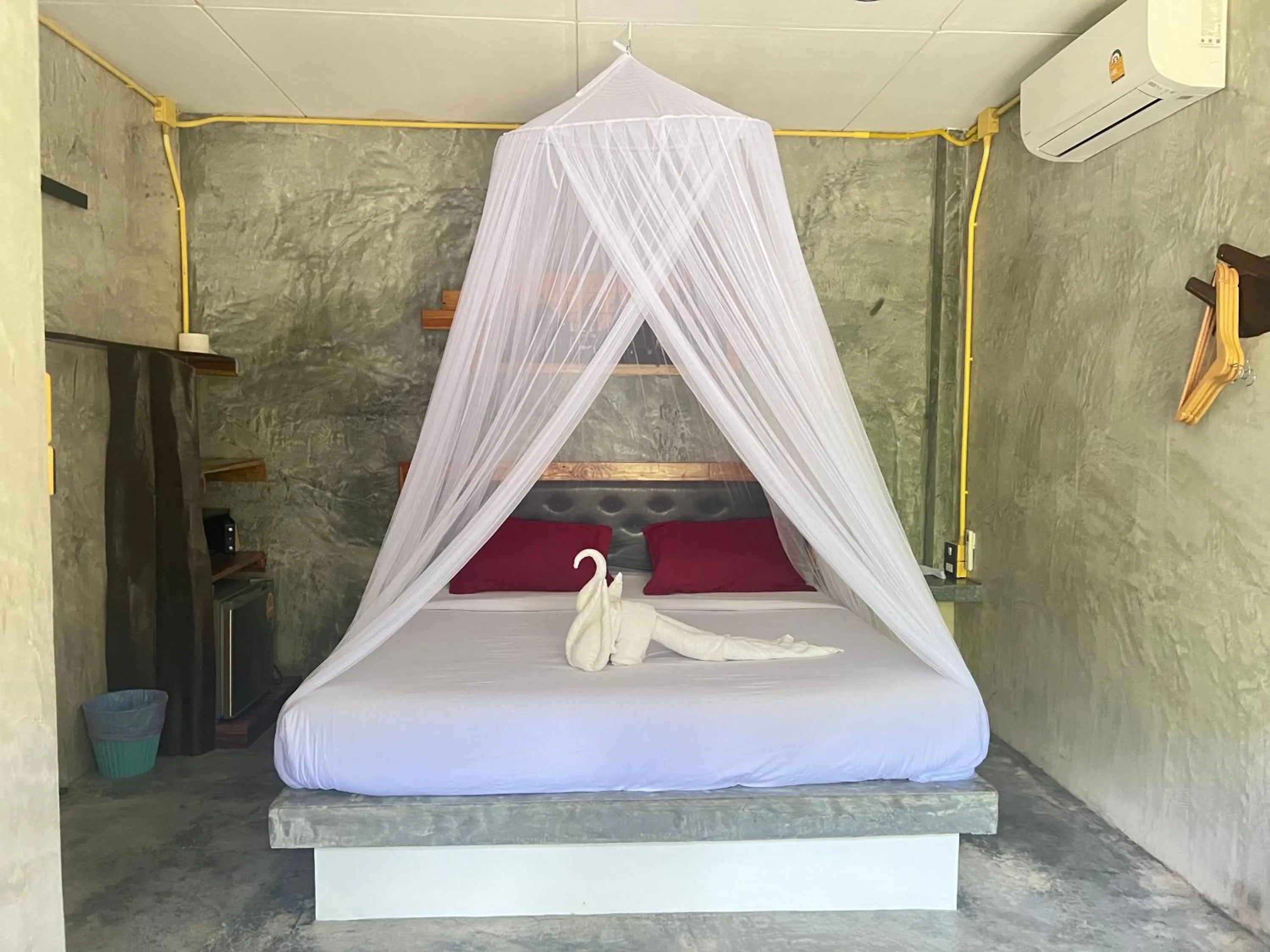 Bed in Sunshine On The Rock