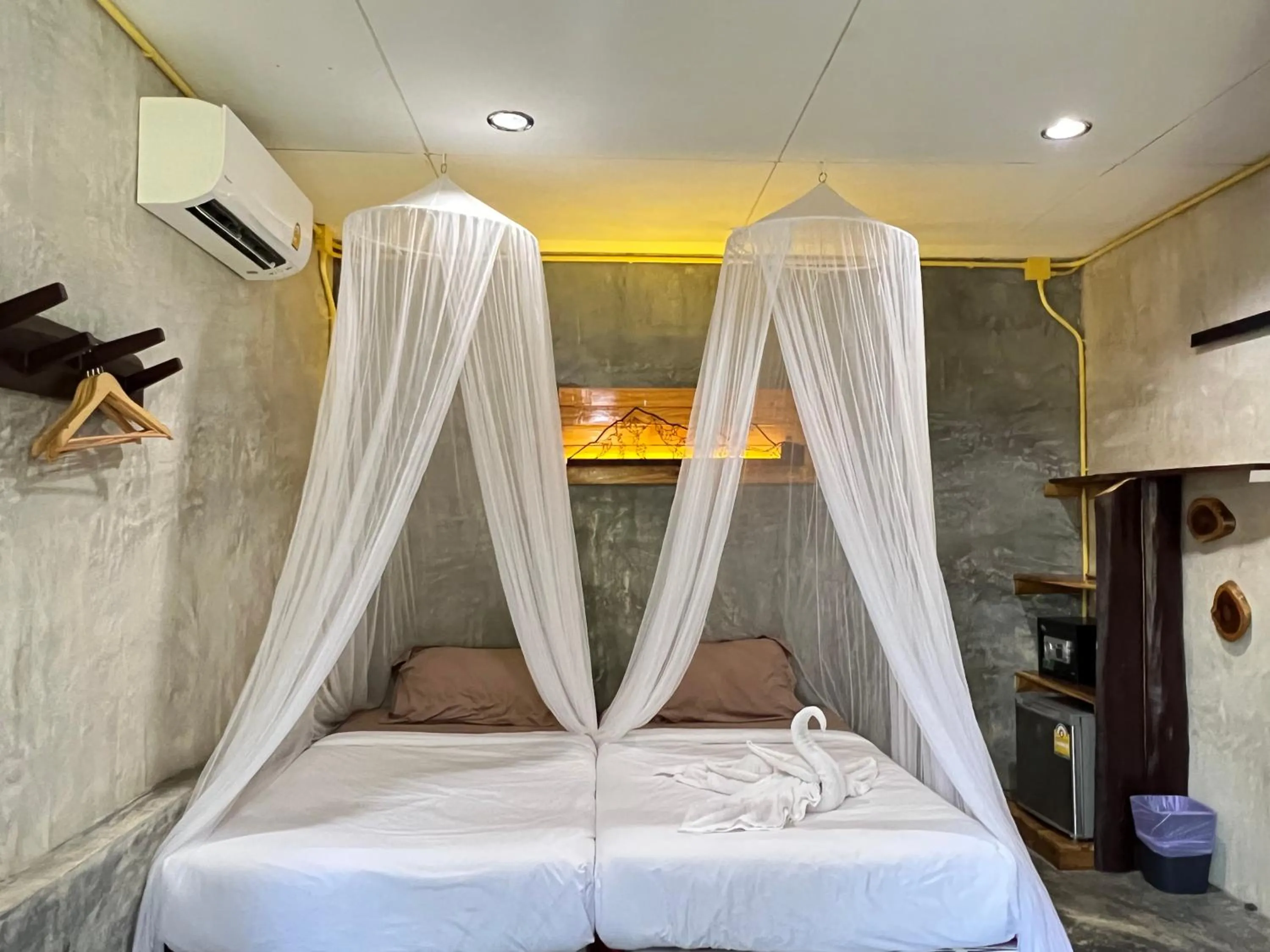 Bed in Sunshine On The Rock