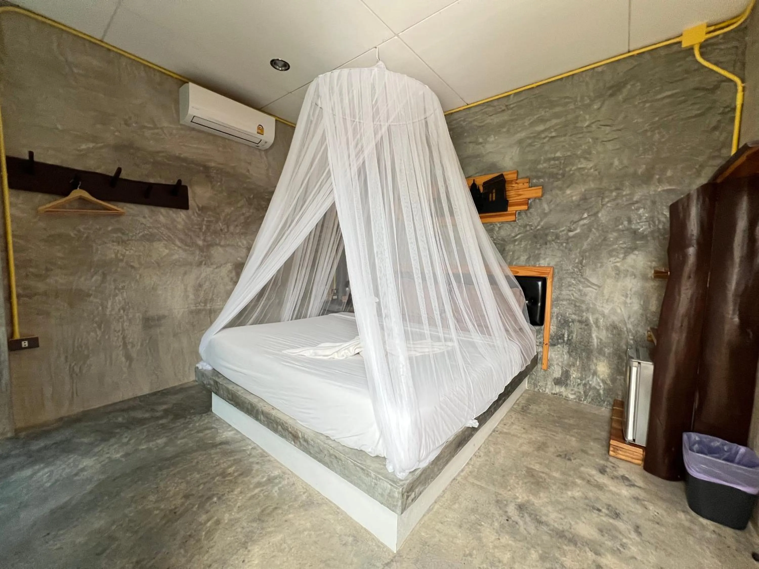 Bed in Sunshine On The Rock