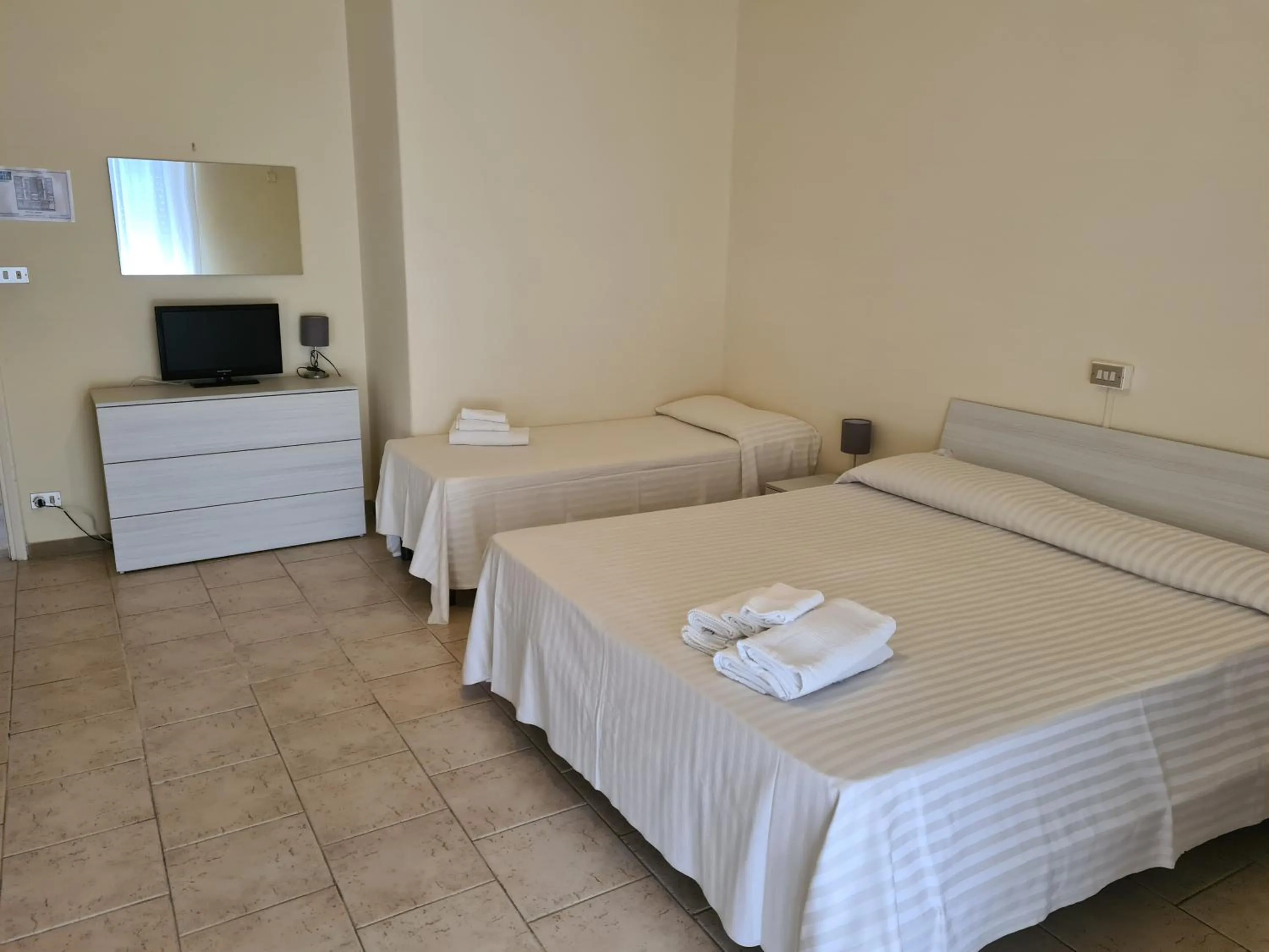 NEW PARK HOTEL