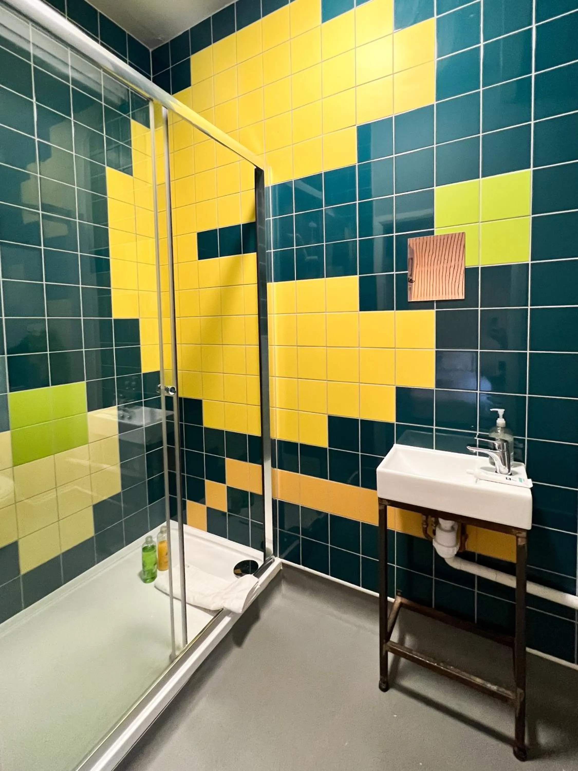 Shower in Art Hostel