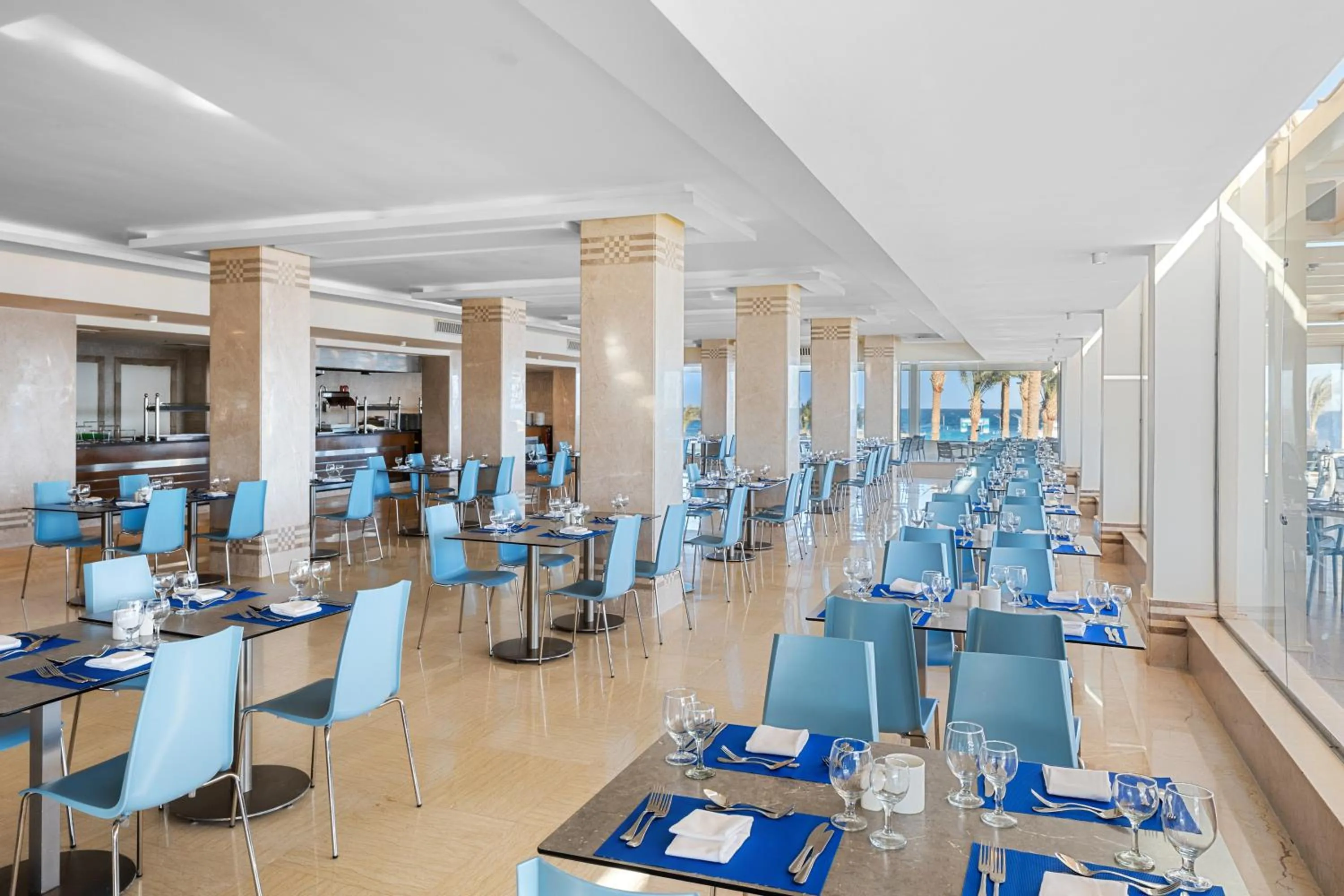 Restaurant/places to eat in Beach Albatros The Club - Aqua Park