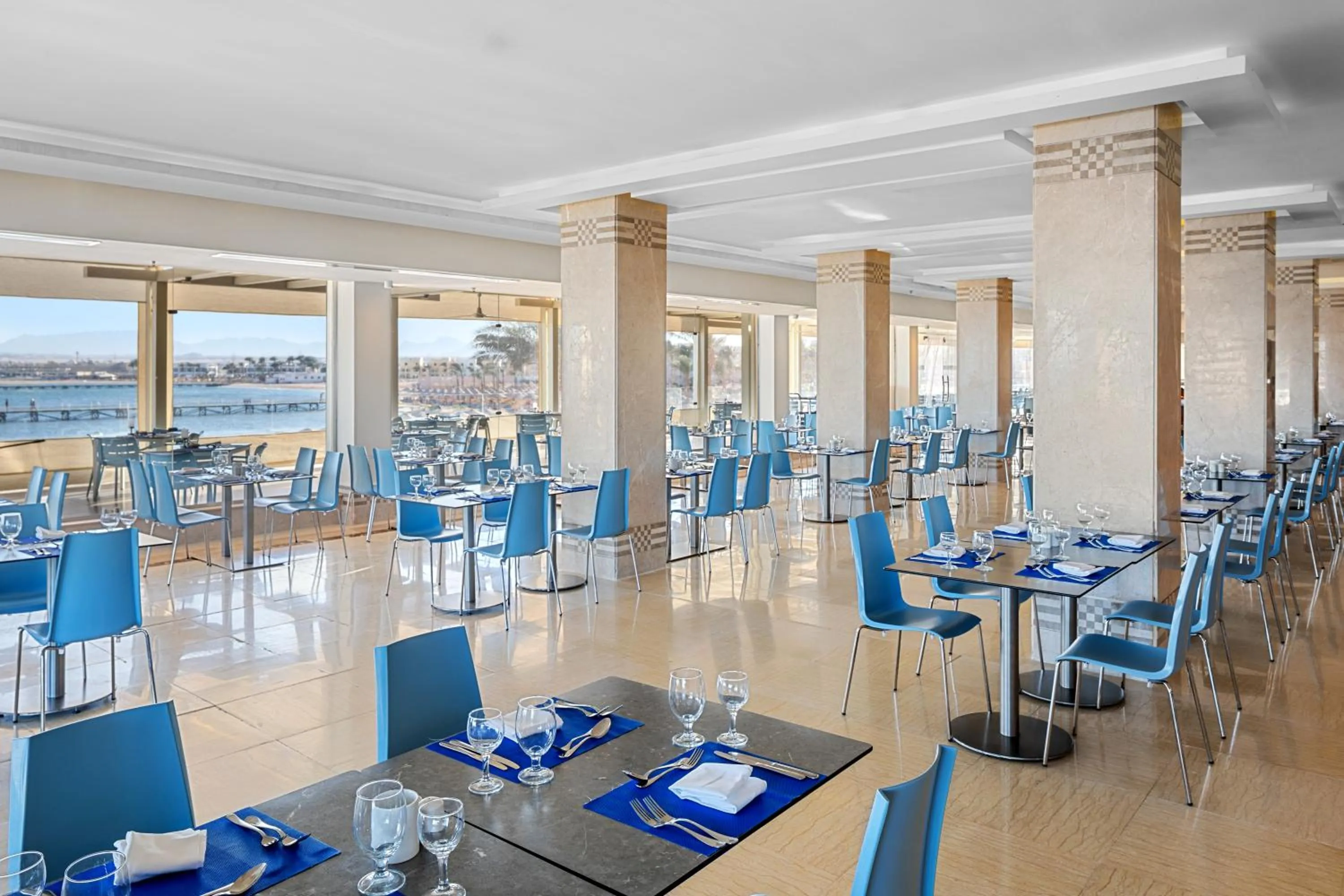 Restaurant/places to eat in Beach Albatros The Club - Aqua Park