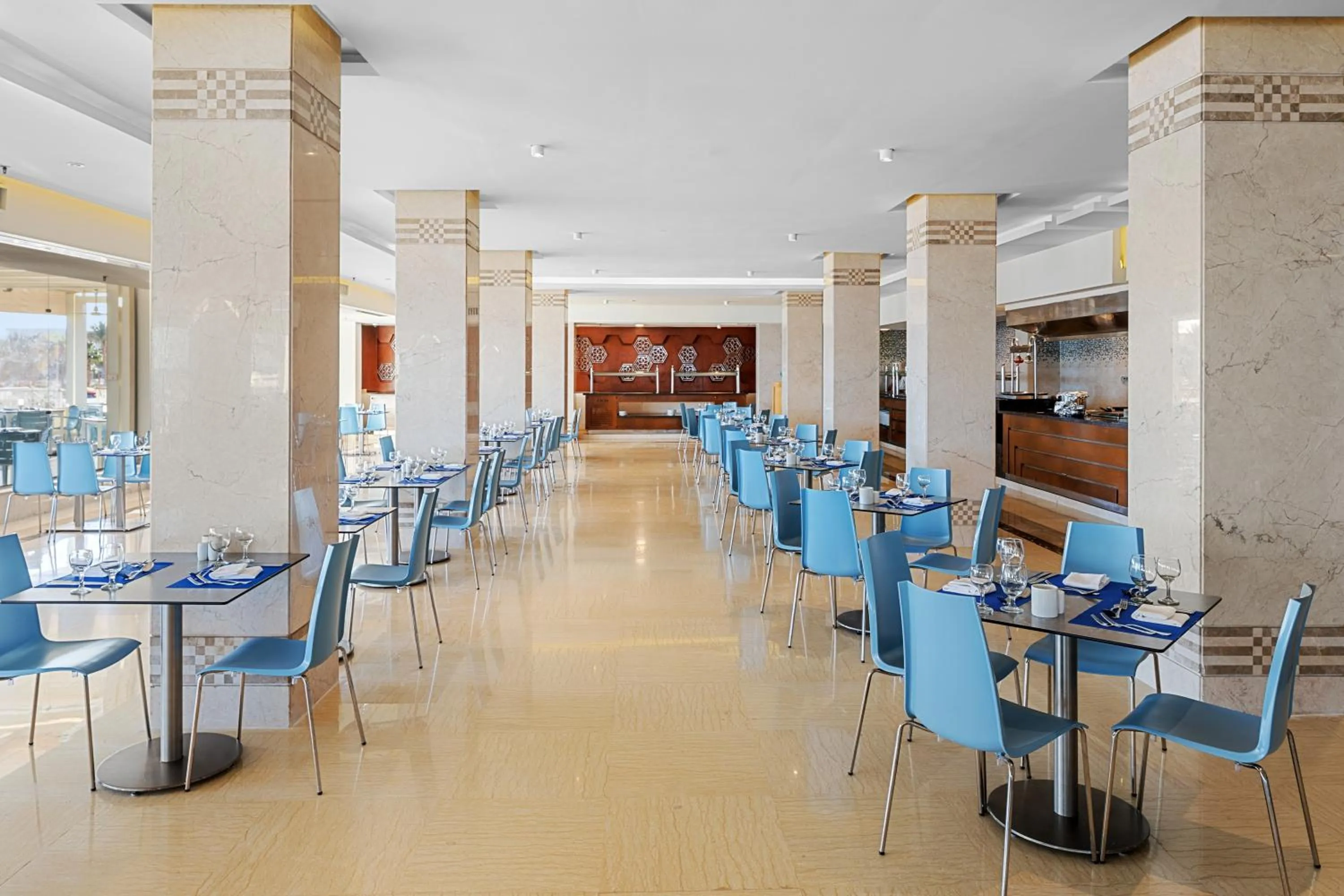 Restaurant/places to eat in Beach Albatros The Club - Aqua Park