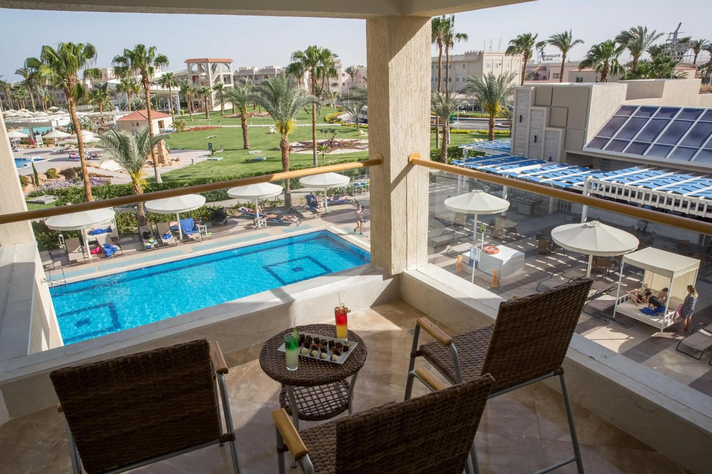 Balcony/Terrace in Beach Albatros The Club - Aqua Park