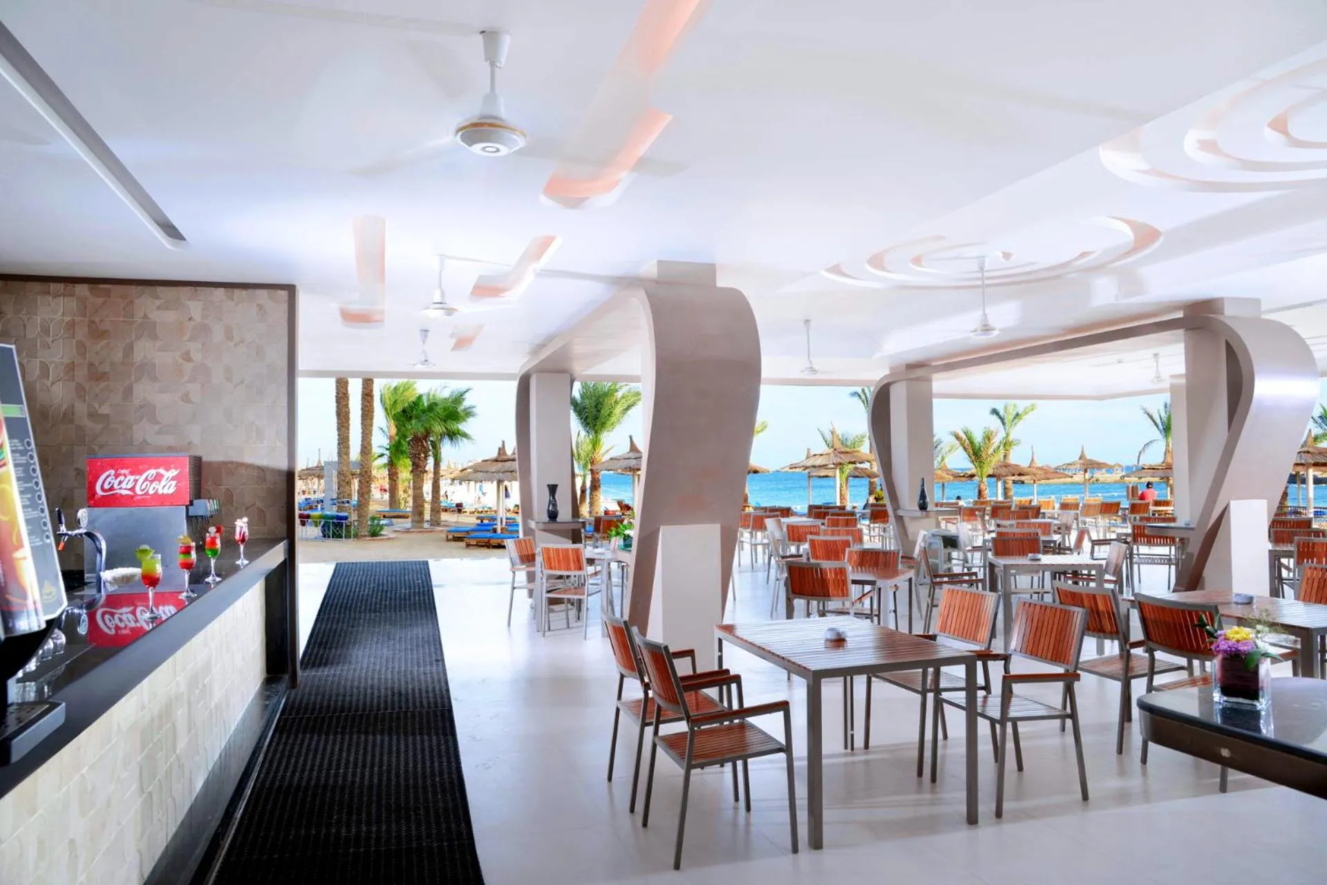 Restaurant/places to eat in Beach Albatros The Club - Aqua Park