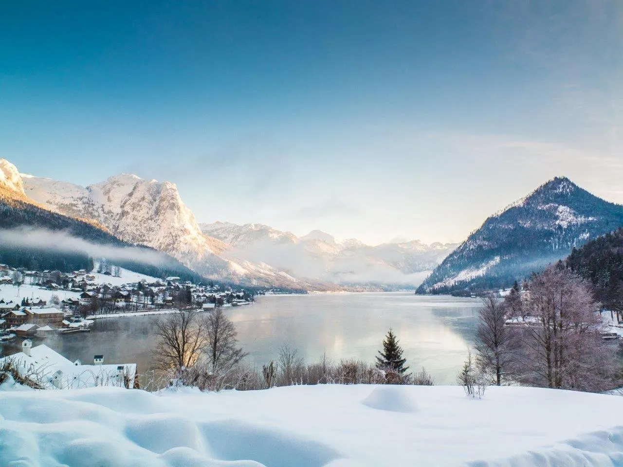 Lake view in MONDI Appartements am Grundlsee