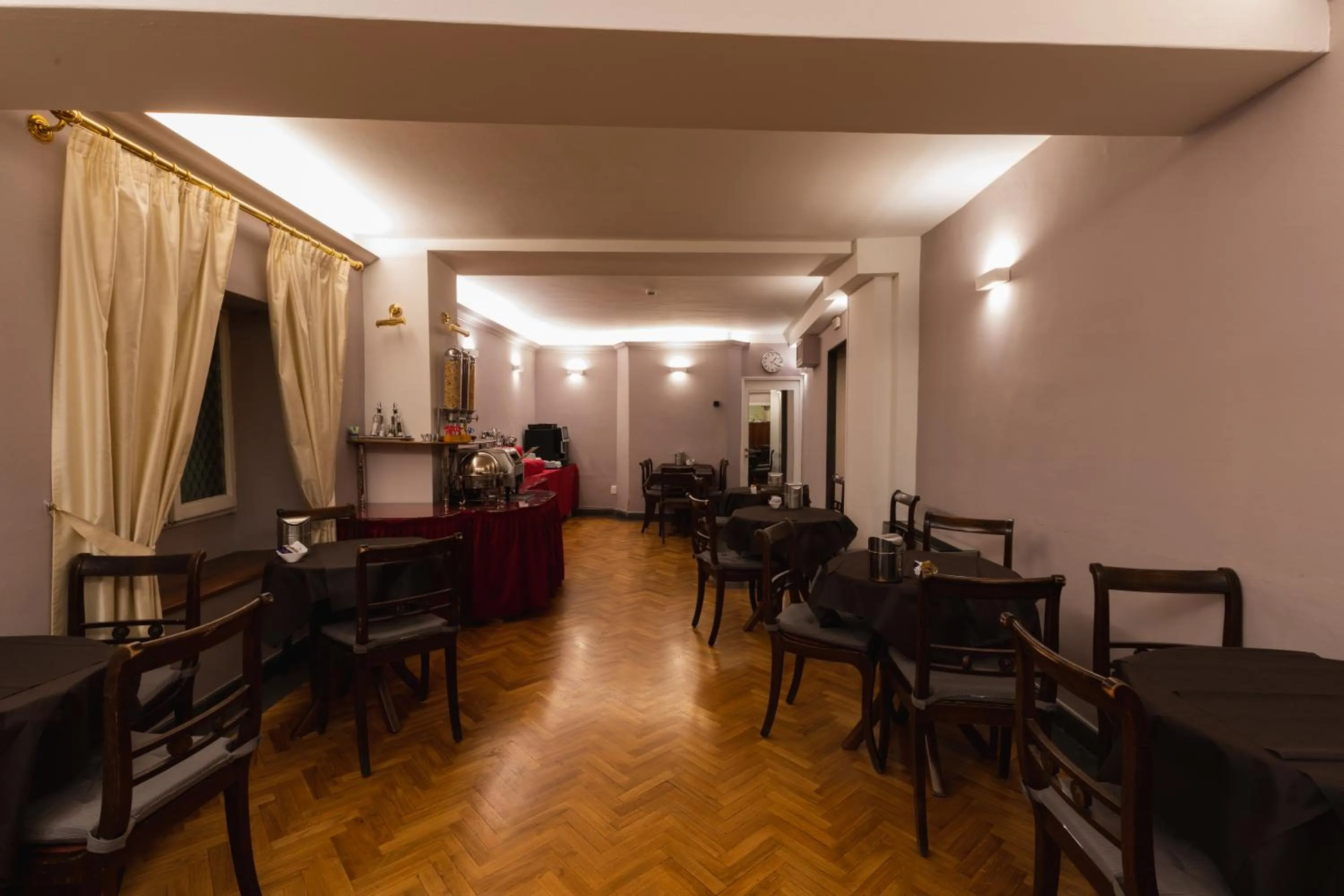 Breakfast in Hotel Unicorno