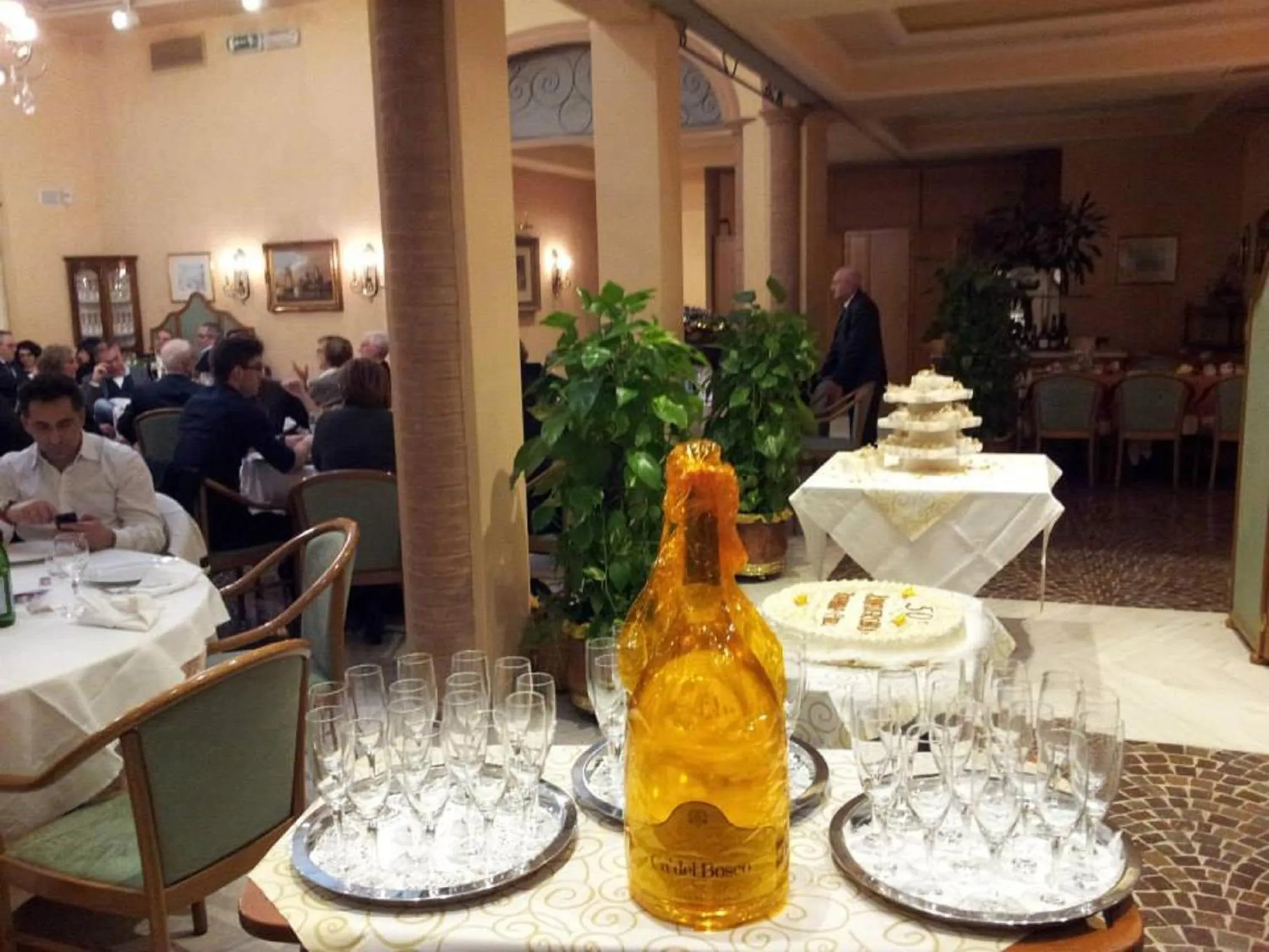 Restaurant/places to eat in Phi Hotel Dei Medaglioni