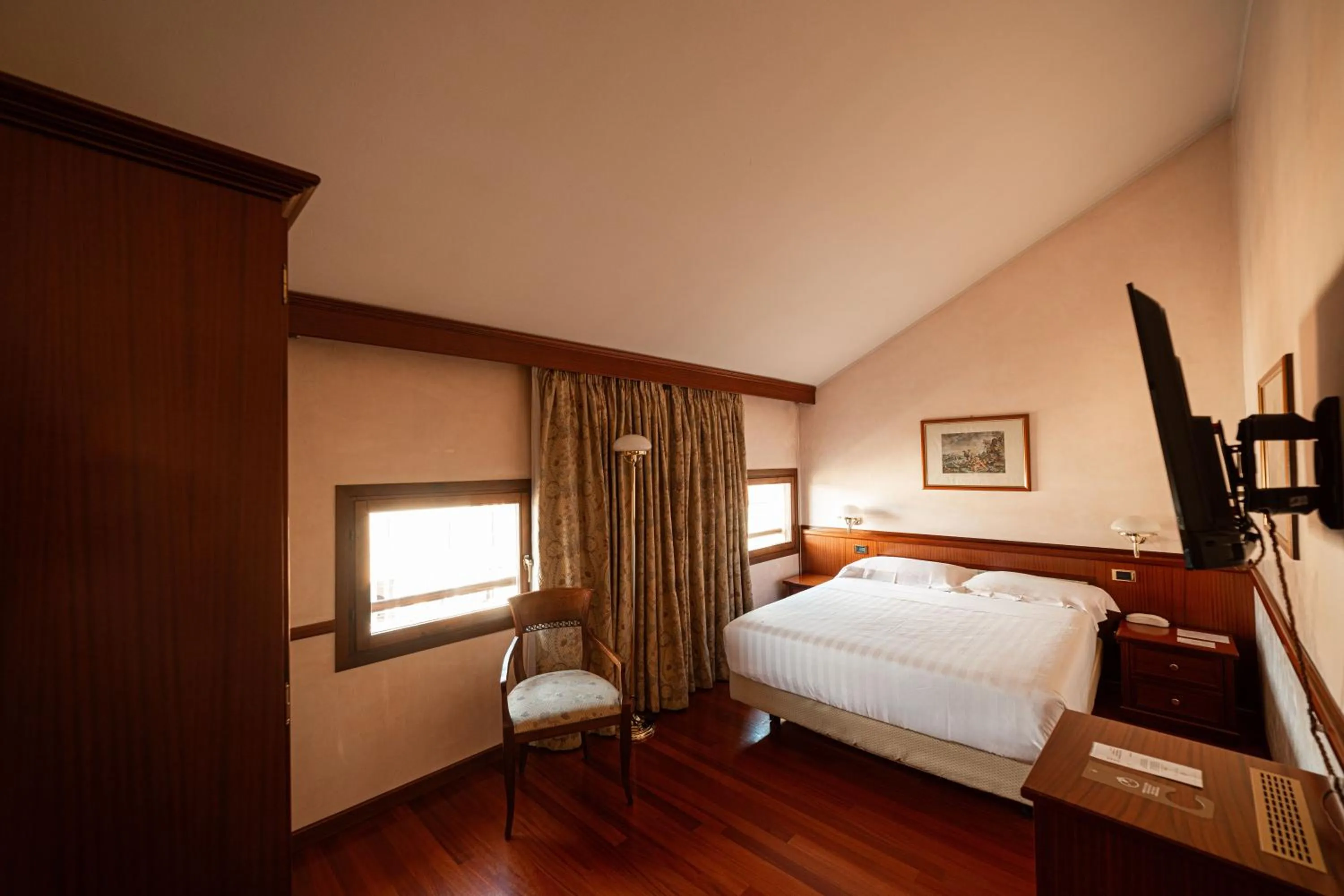 Photo of the whole room, Bed in Phi Hotel Dei Medaglioni