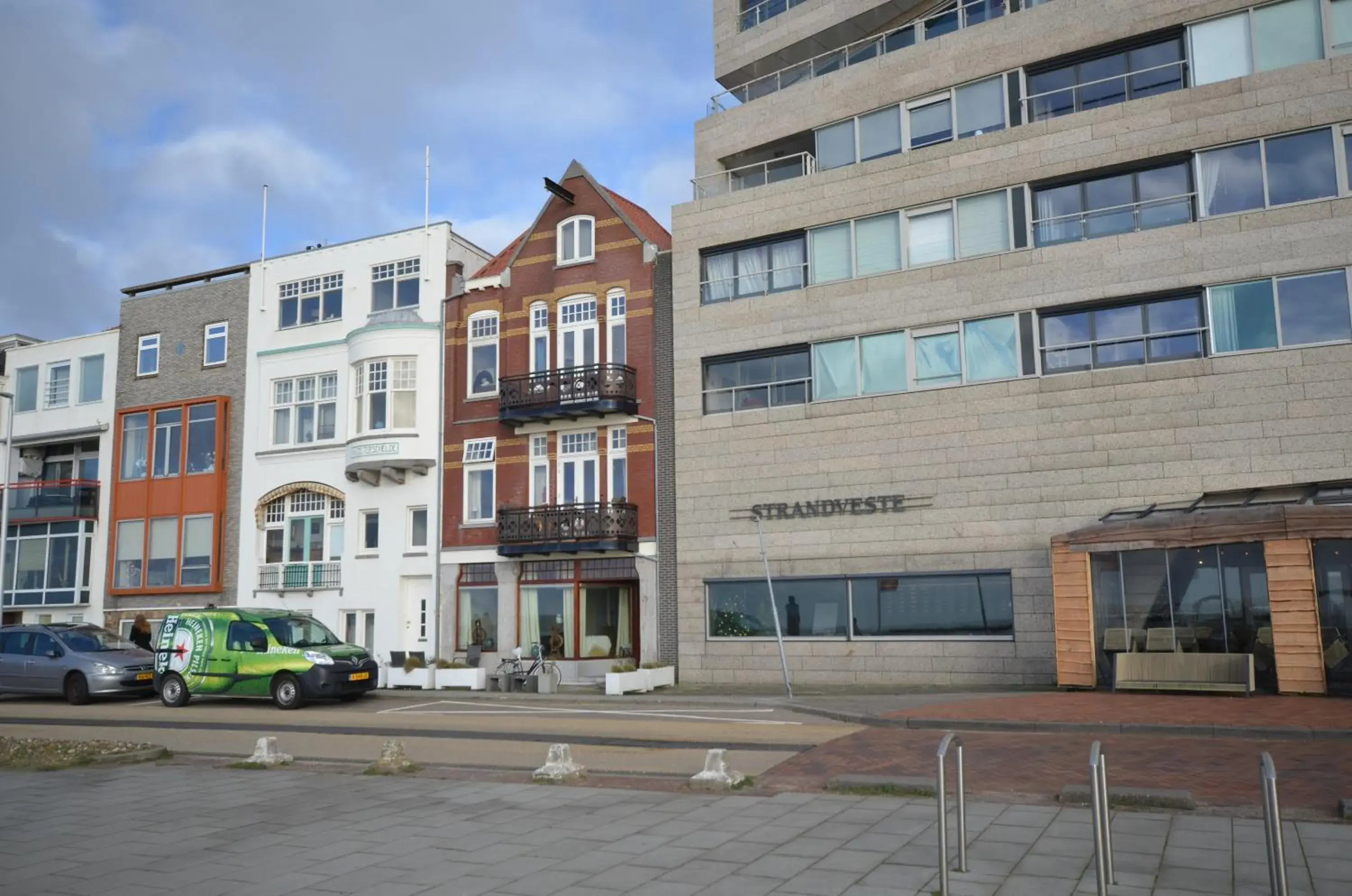 Fraai appartement direct aan zee op toplocatie. Fraai appartement direct aan zee op toplocatie.