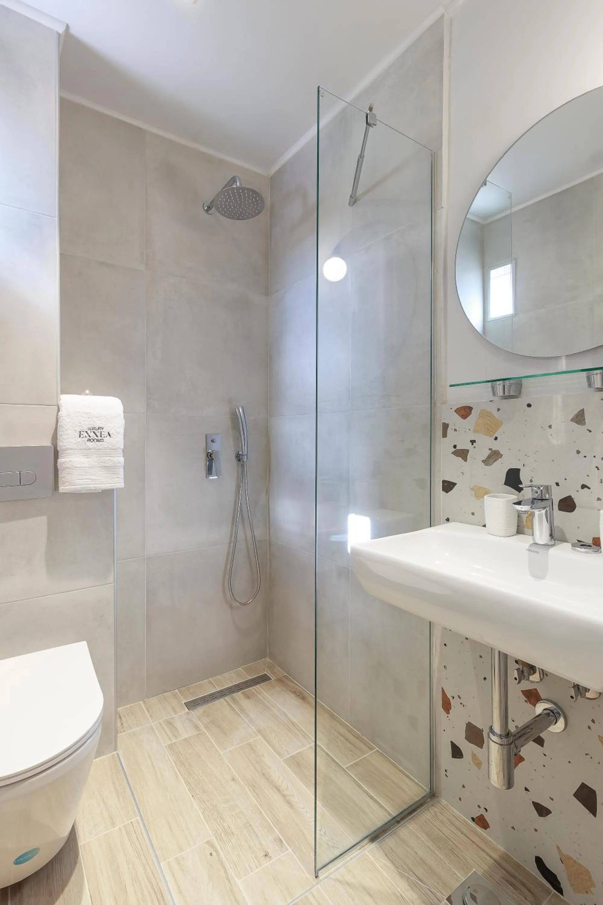 9 Luxury Rooms