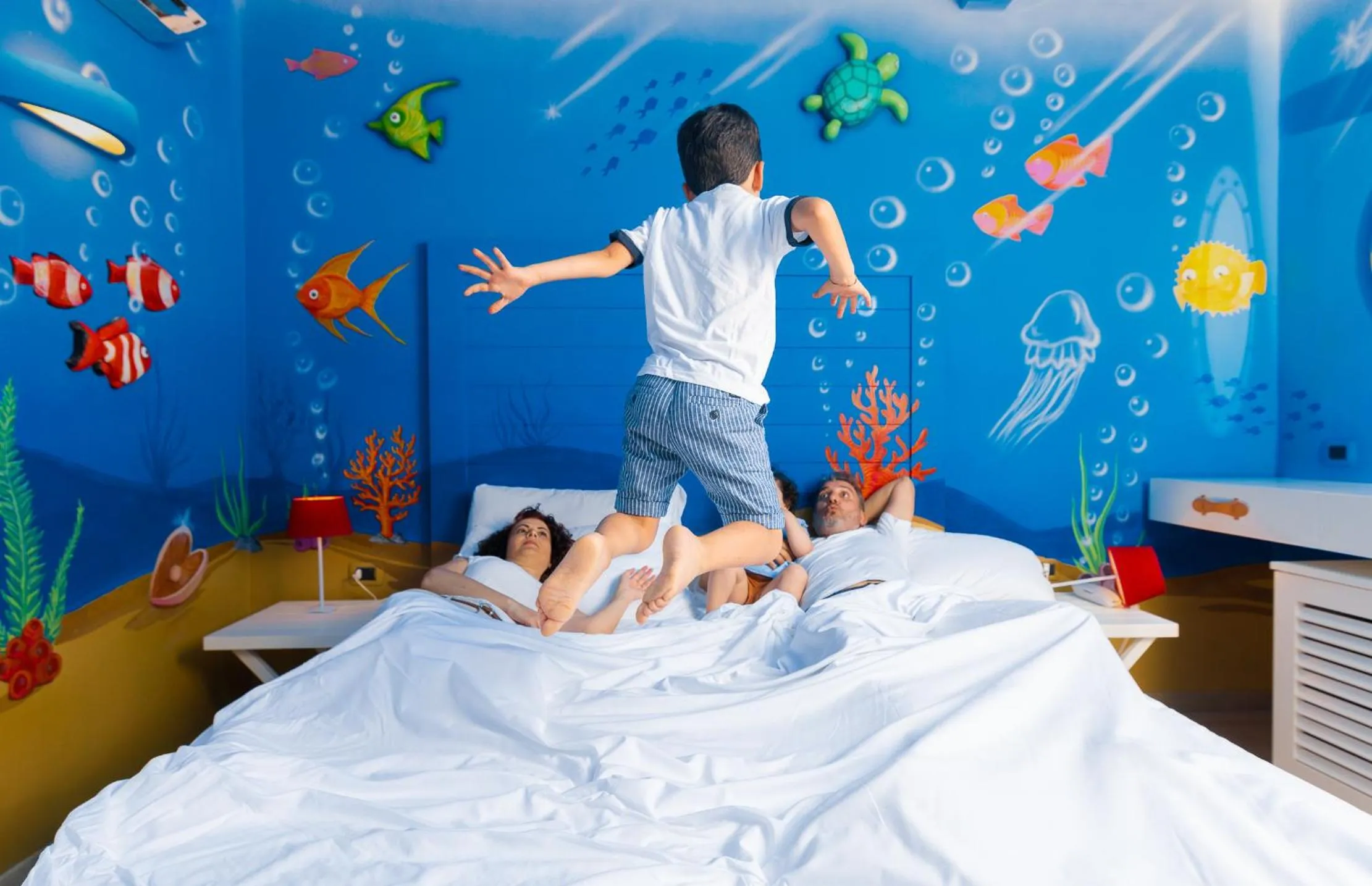 People, Bed in UNAHOTELS Club Hotel Ancora