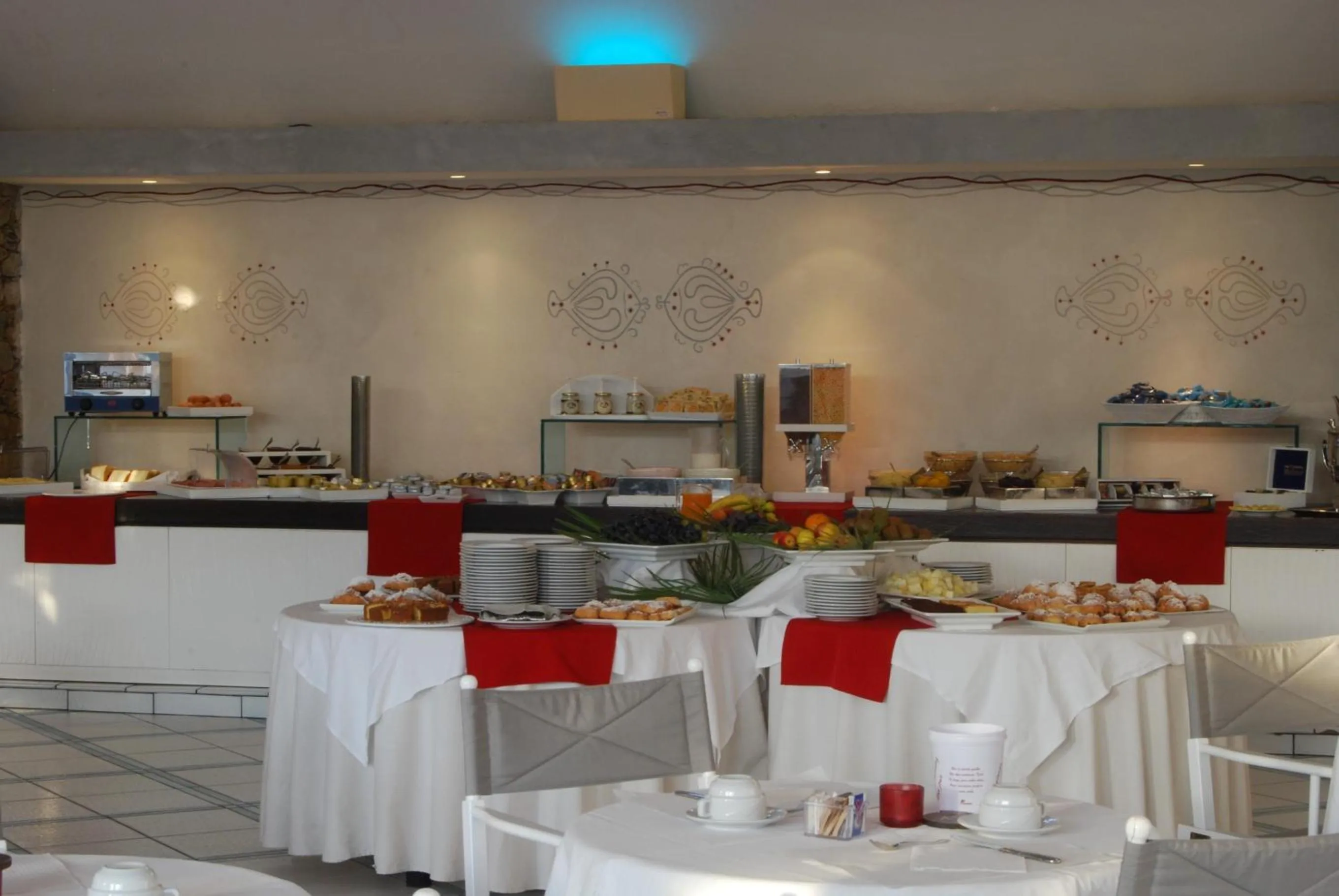 Restaurant/places to eat in UNAHOTELS Club Hotel Ancora