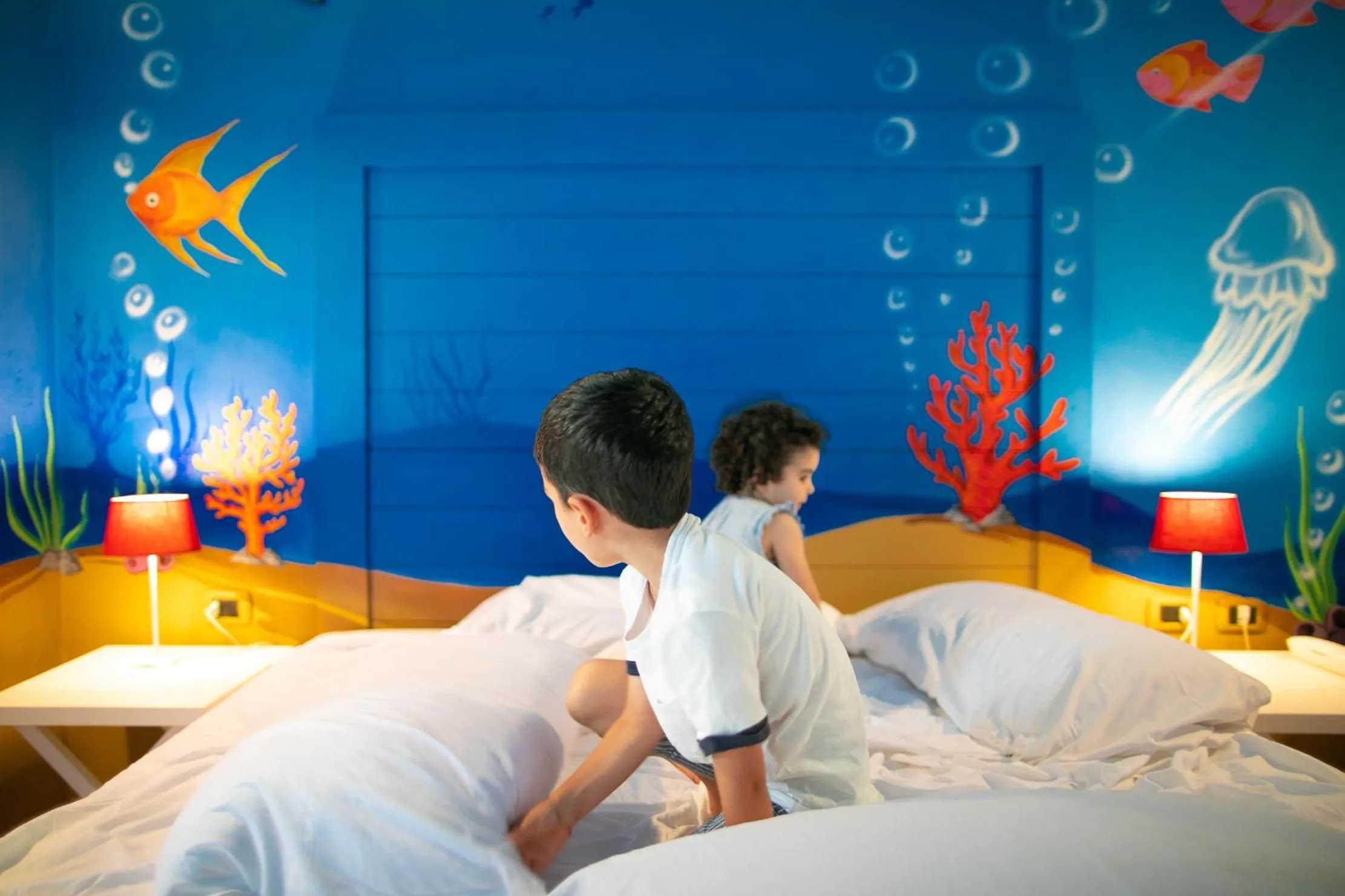 People, Bed in UNAHOTELS Club Hotel Ancora