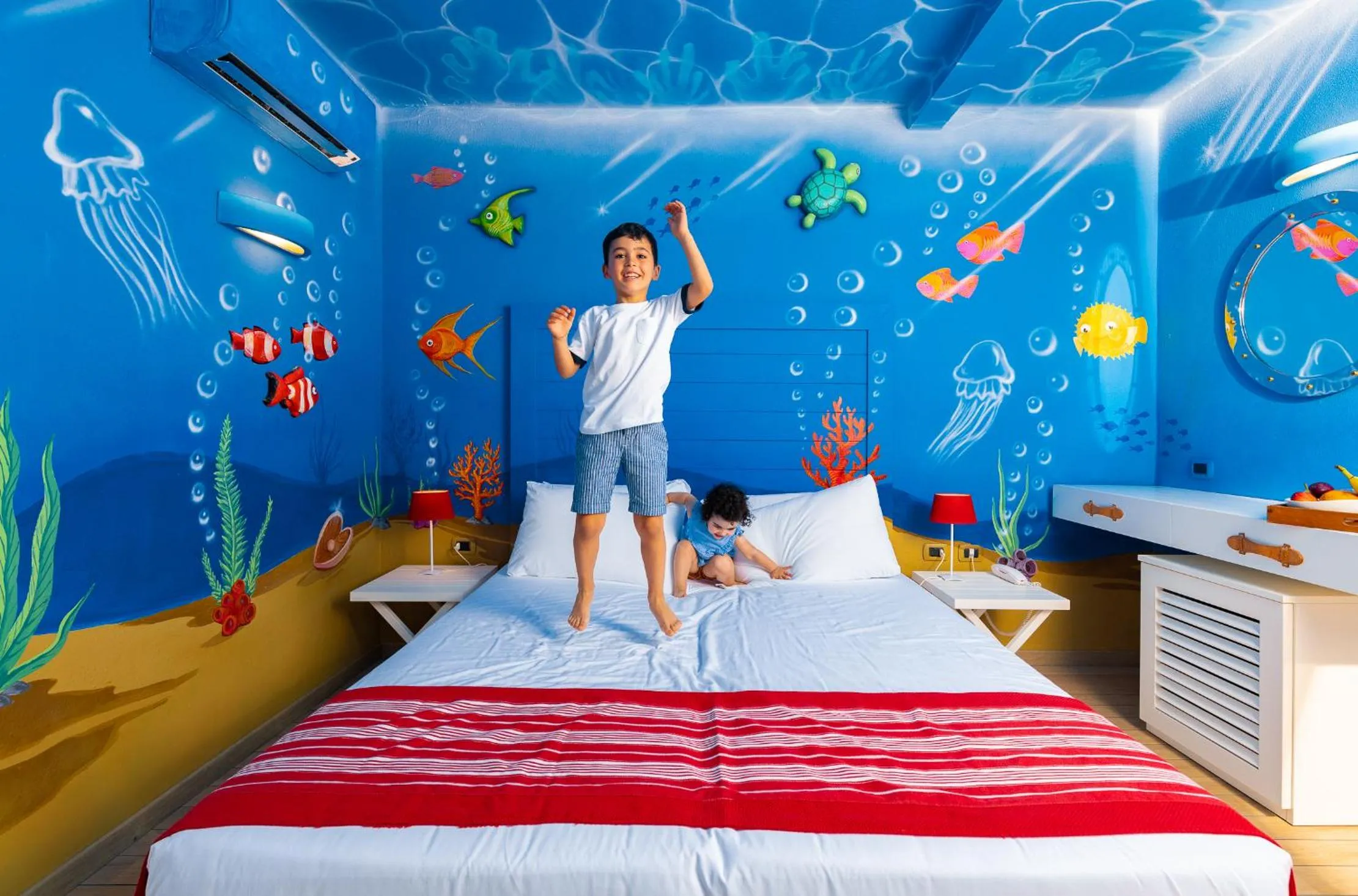 People, Bed in UNAHOTELS Club Hotel Ancora